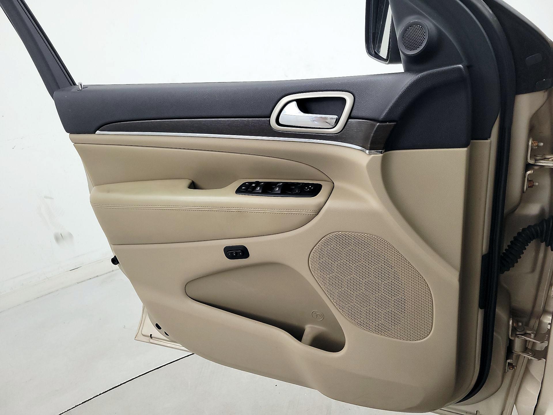Thumbnail: 2014 Jeep Grand Cherokee - 12