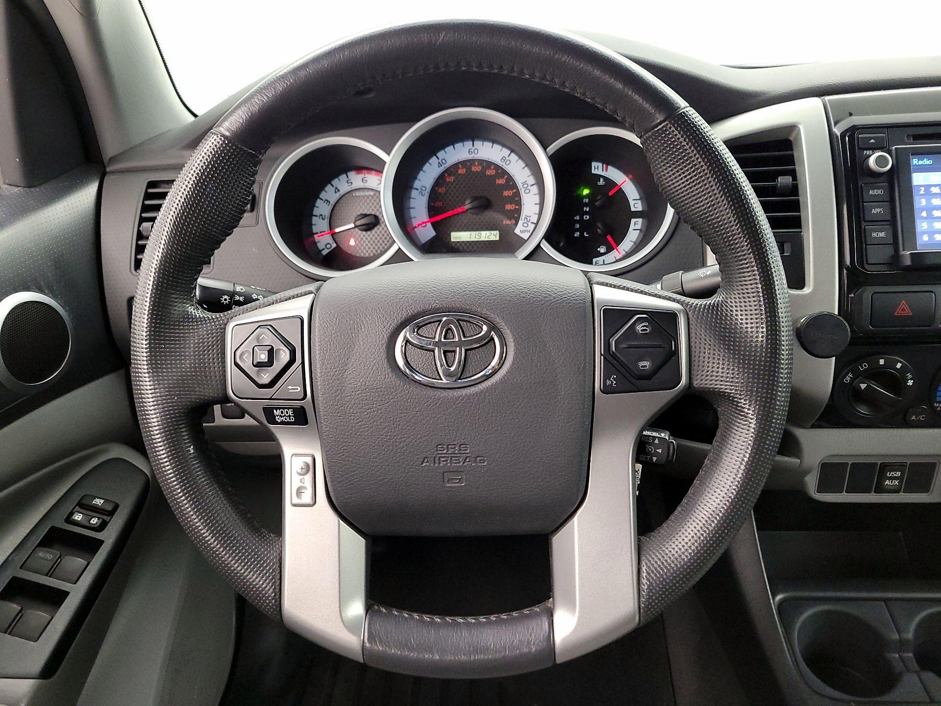 Thumbnail: 2015 Toyota Tacoma - 10
