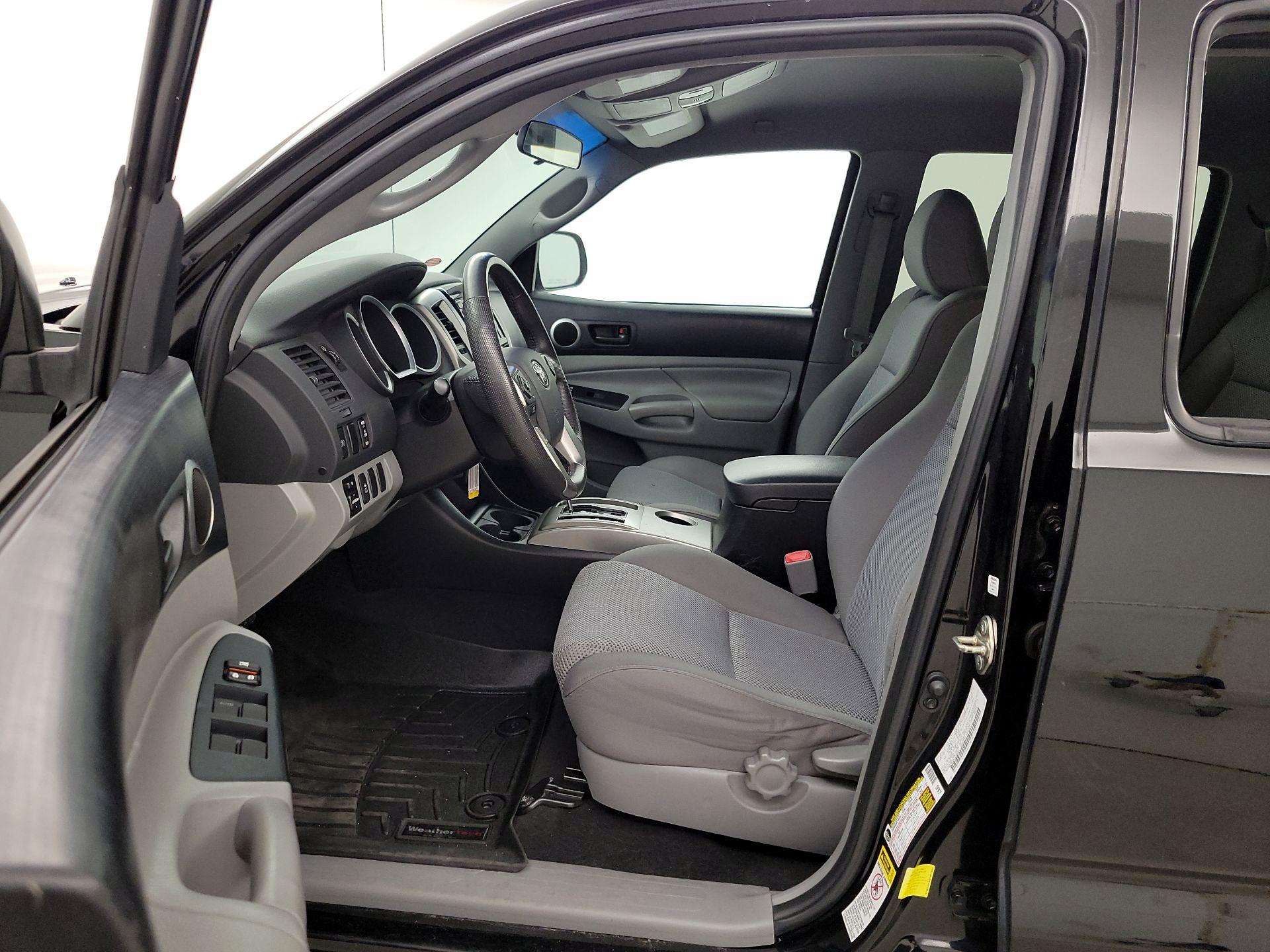 Thumbnail: 2015 Toyota Tacoma - 11