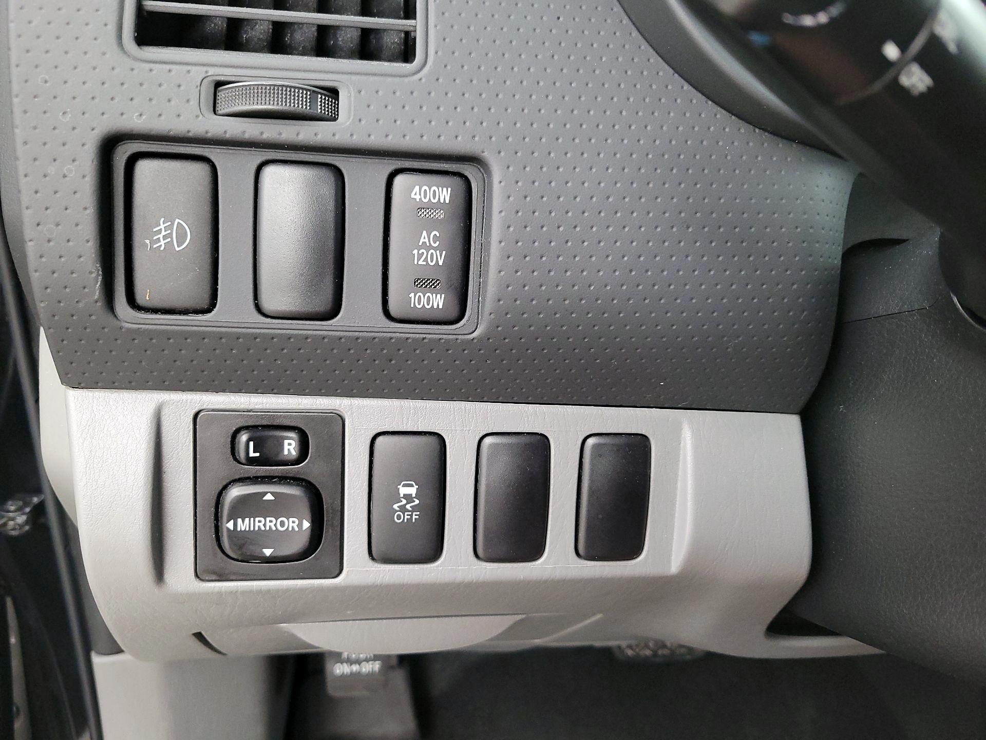 Thumbnail: 2015 Toyota Tacoma - 13