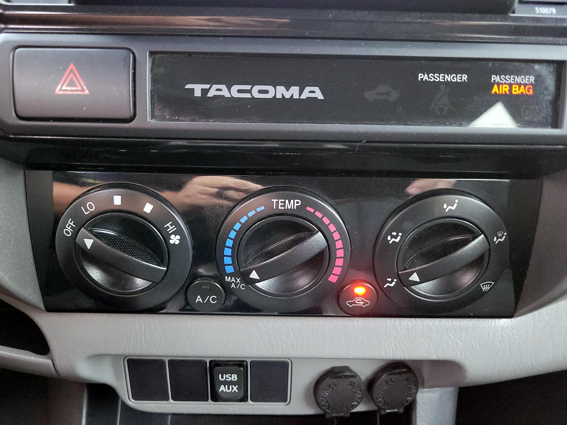 Thumbnail: 2015 Toyota Tacoma - 16