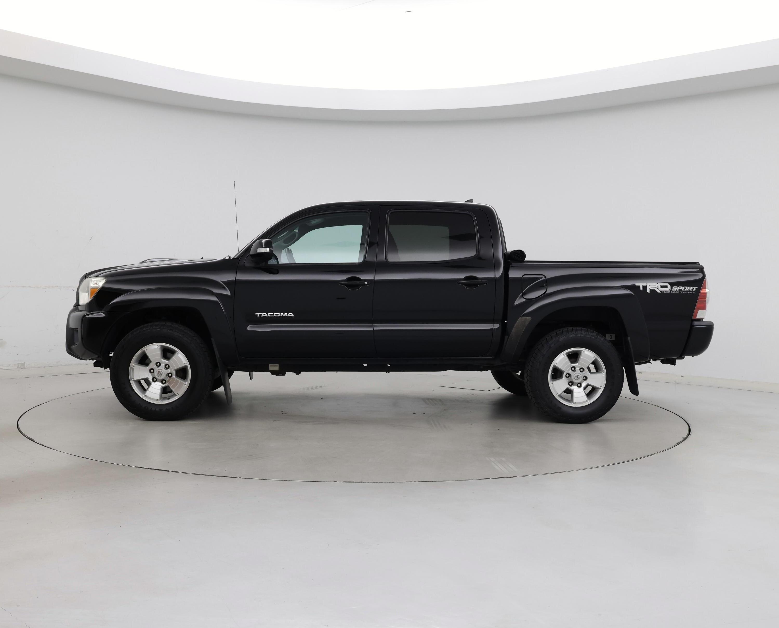 Thumbnail: 2015 Toyota Tacoma - 3