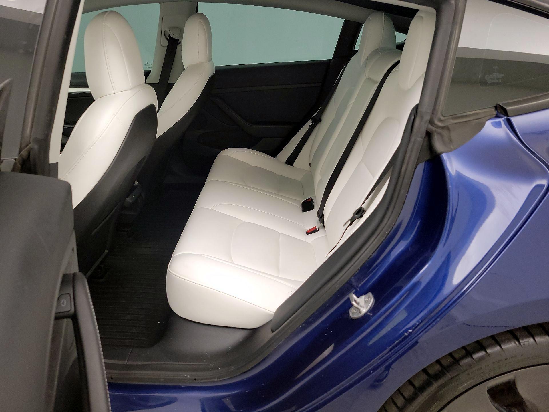 Thumbnail: 2022 Tesla Model 3 - 19