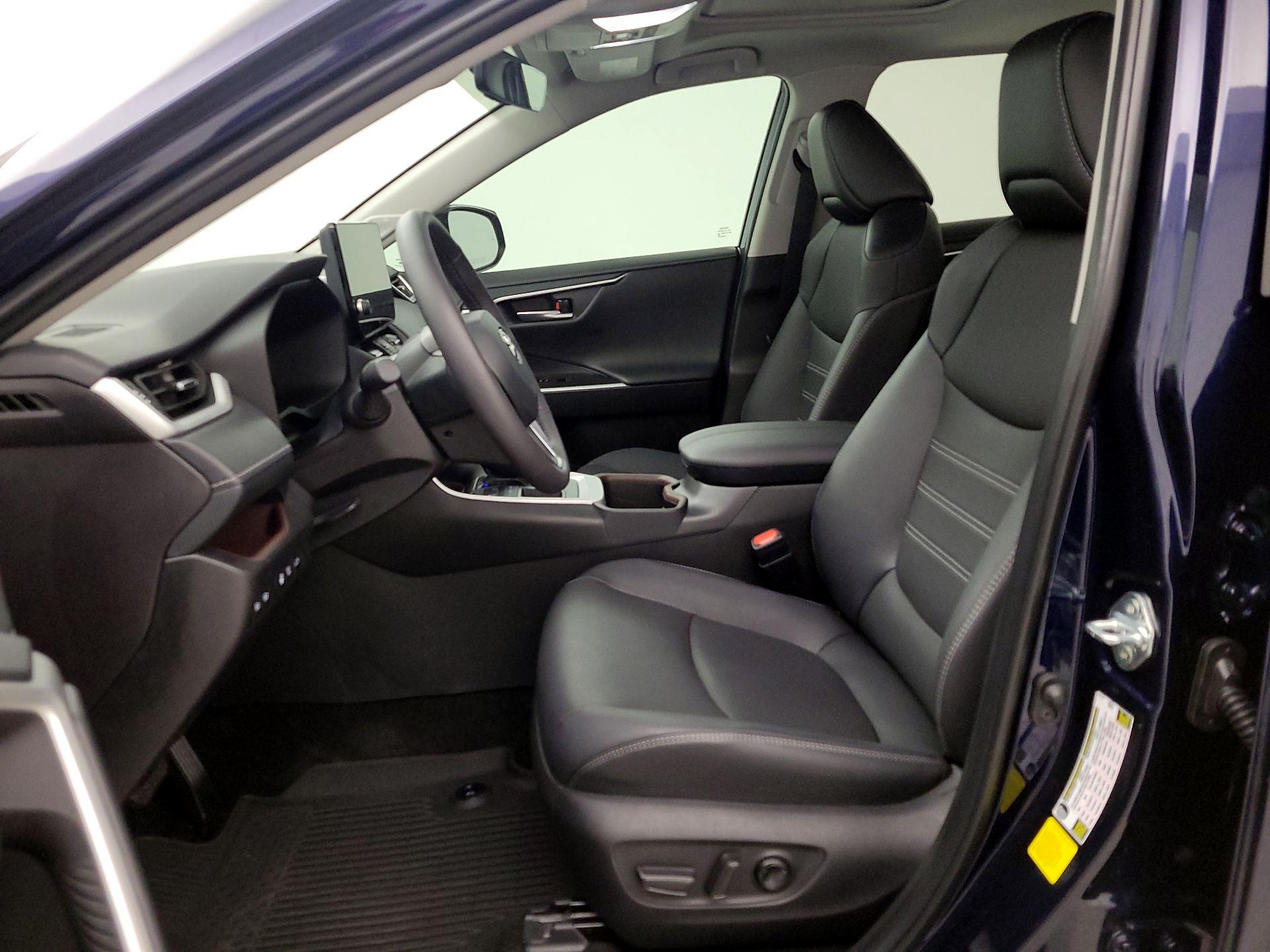 Thumbnail: 2025 Toyota RAV4 - 11