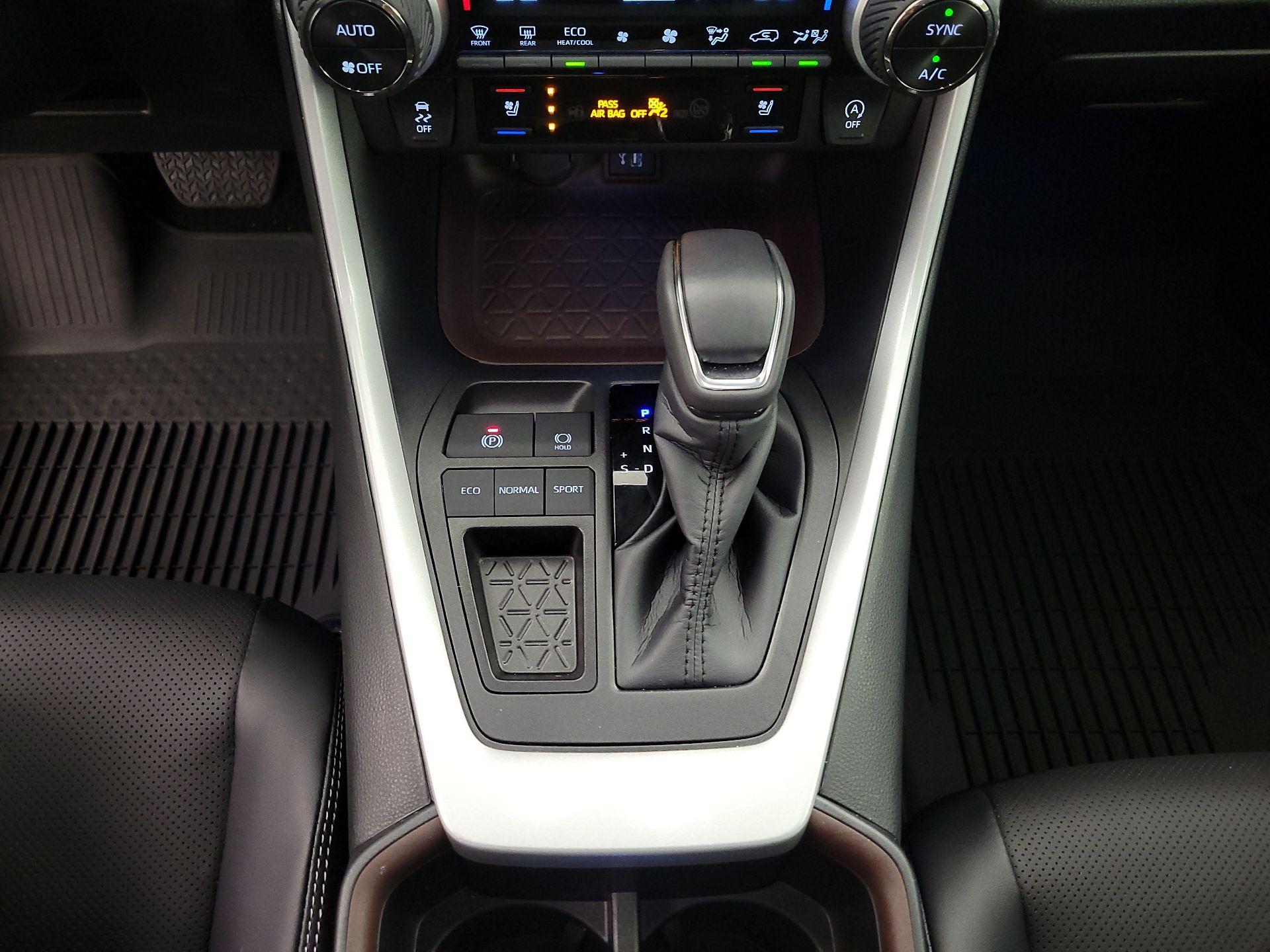 Thumbnail: 2025 Toyota RAV4 - 17