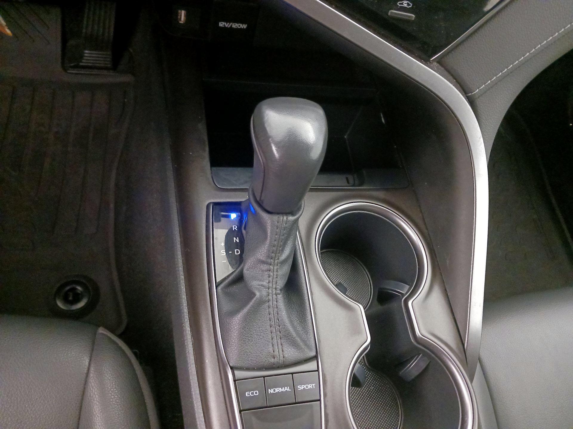 Thumbnail: 2023 Toyota Camry - 17