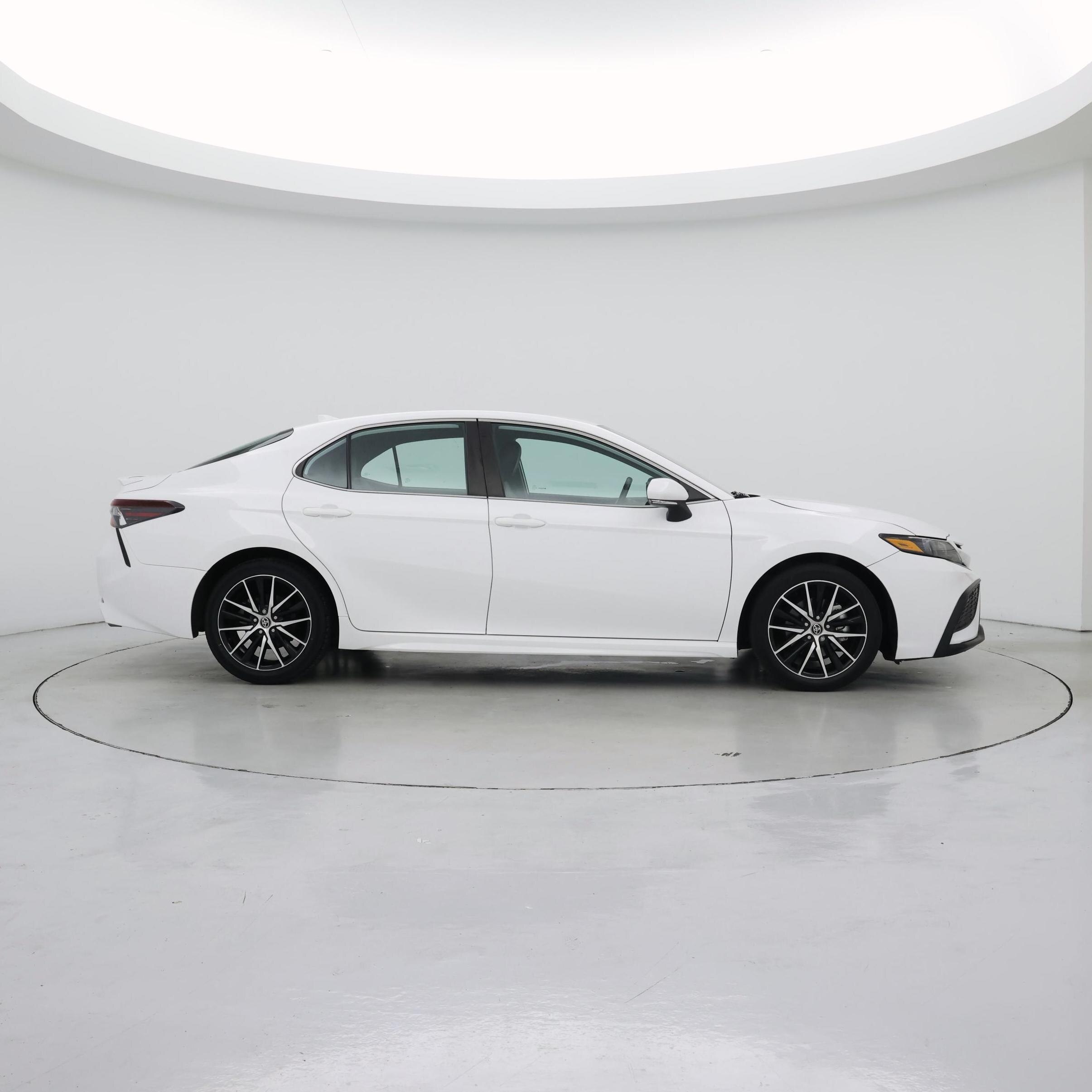 Thumbnail: 2023 Toyota Camry - 7