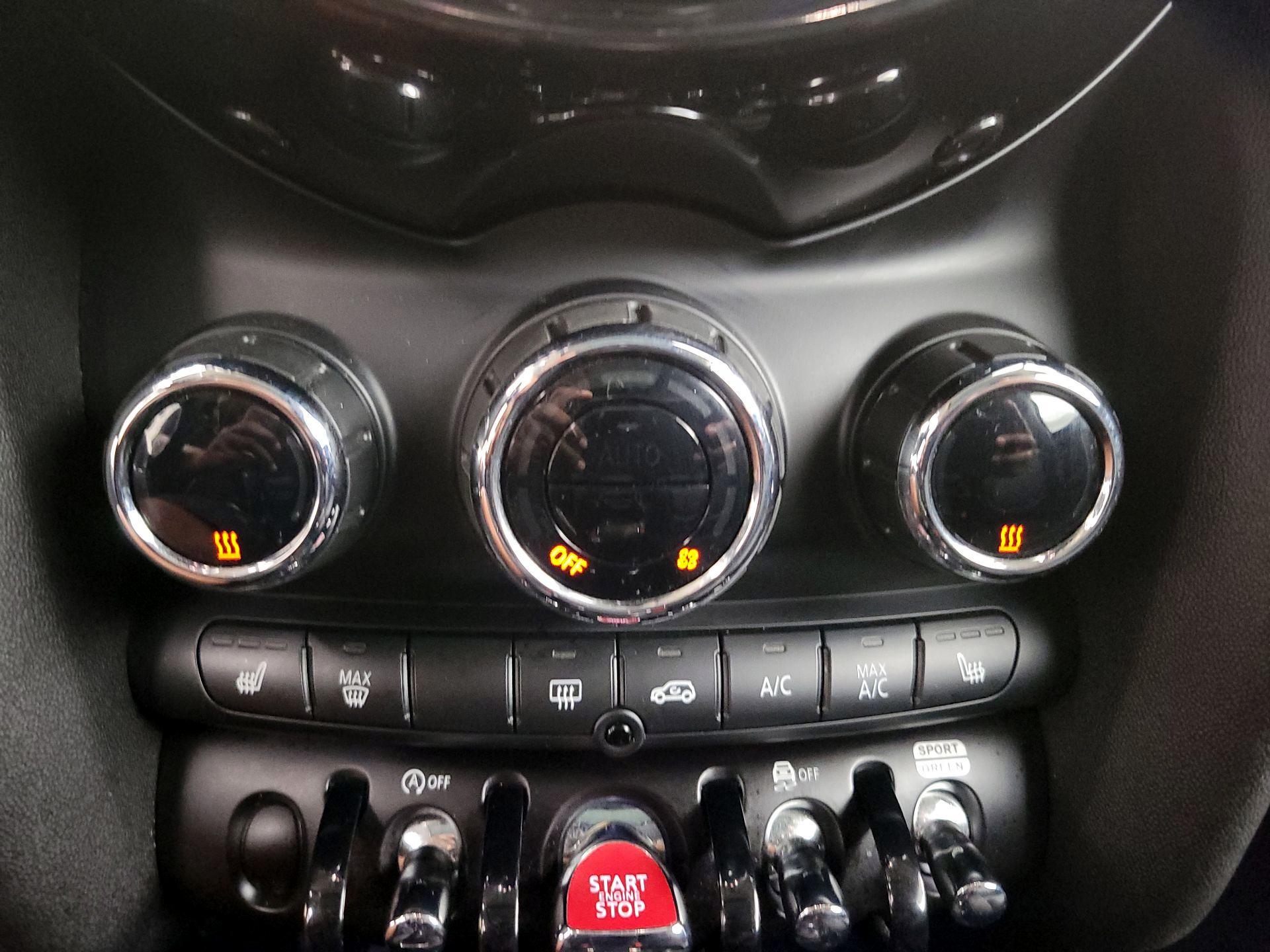 Thumbnail: 2021 MINI Cooper Hardtop - 16