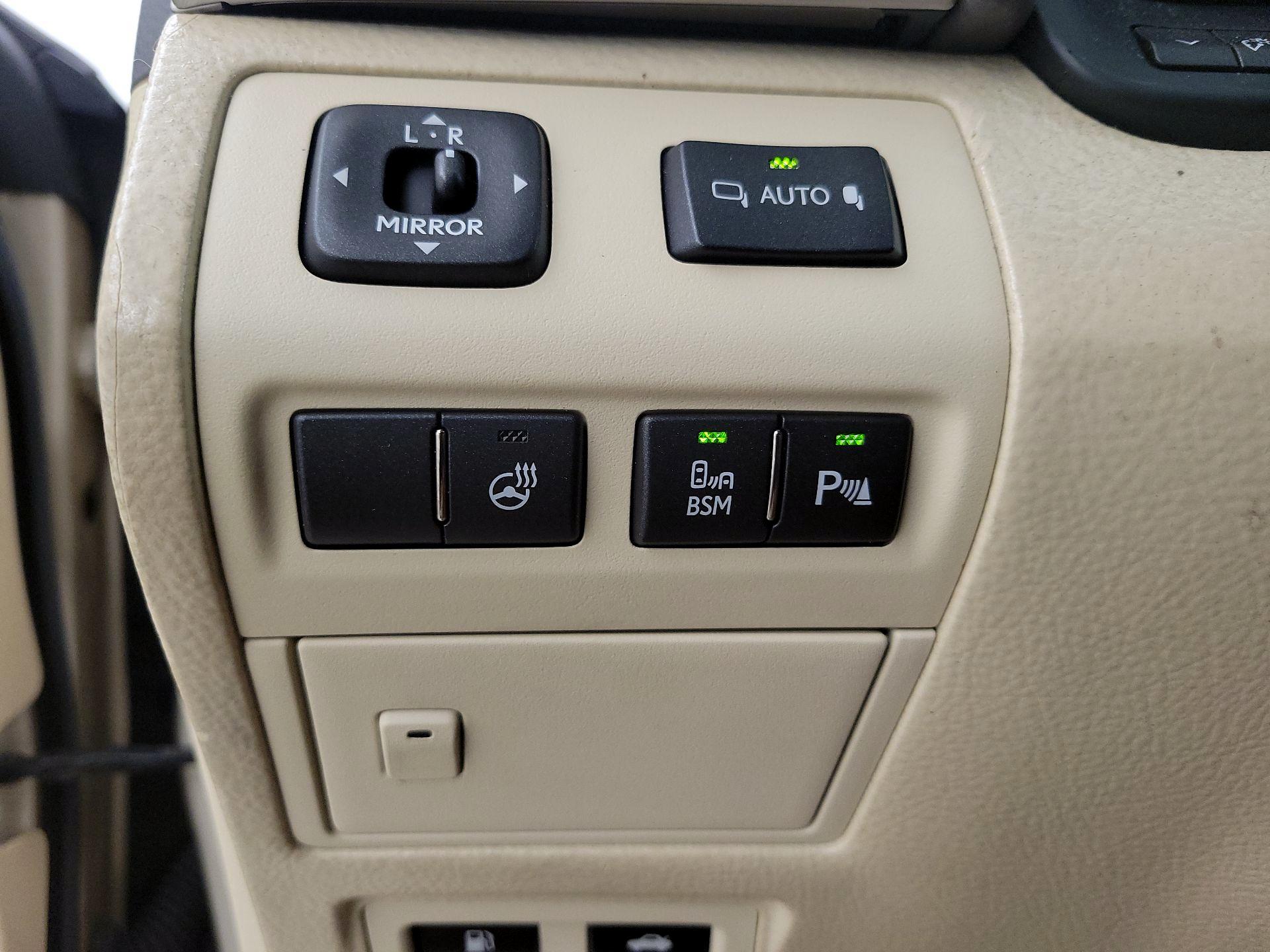 Thumbnail: 2015 Lexus LS - 13