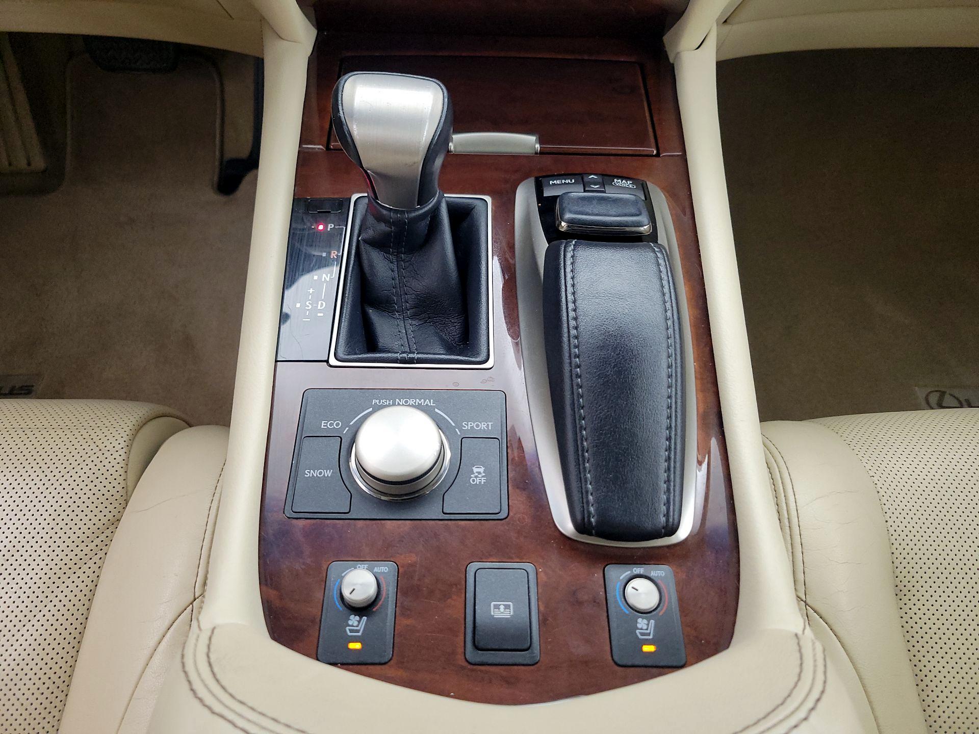 Thumbnail: 2015 Lexus LS - 18