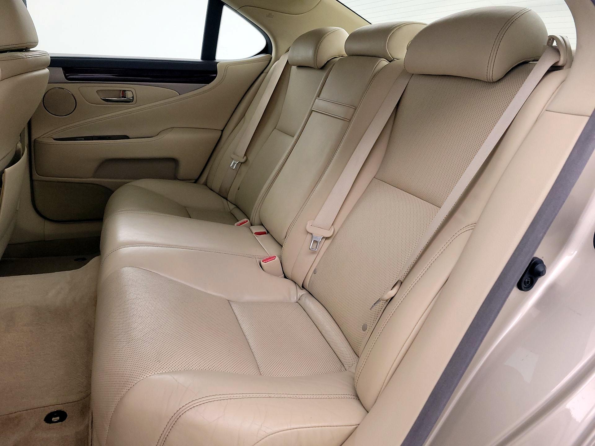 Thumbnail: 2015 Lexus LS - 20