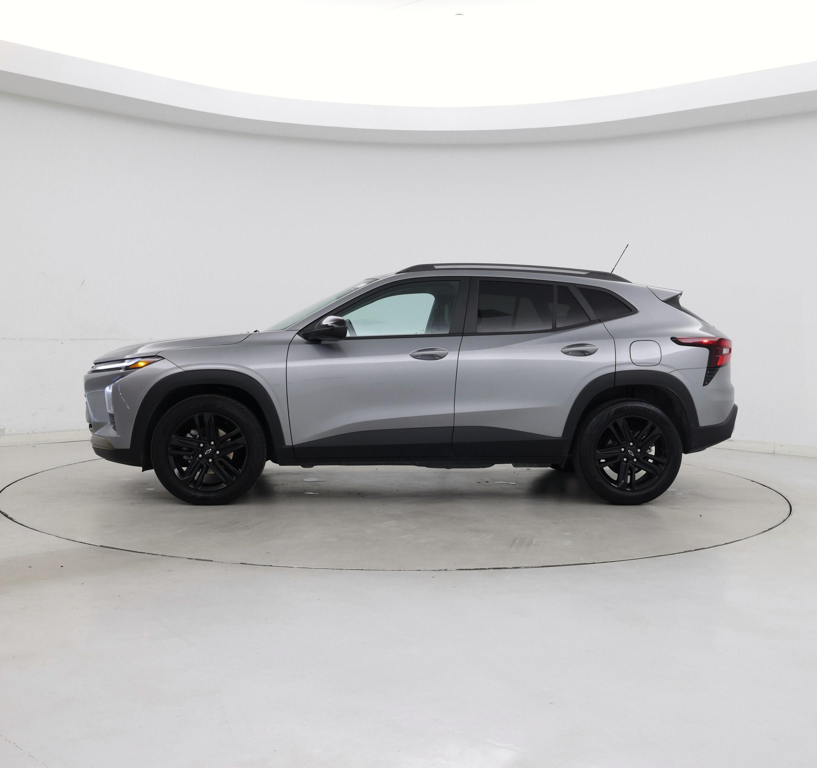 Thumbnail: 2025 Chevrolet Trax - 3