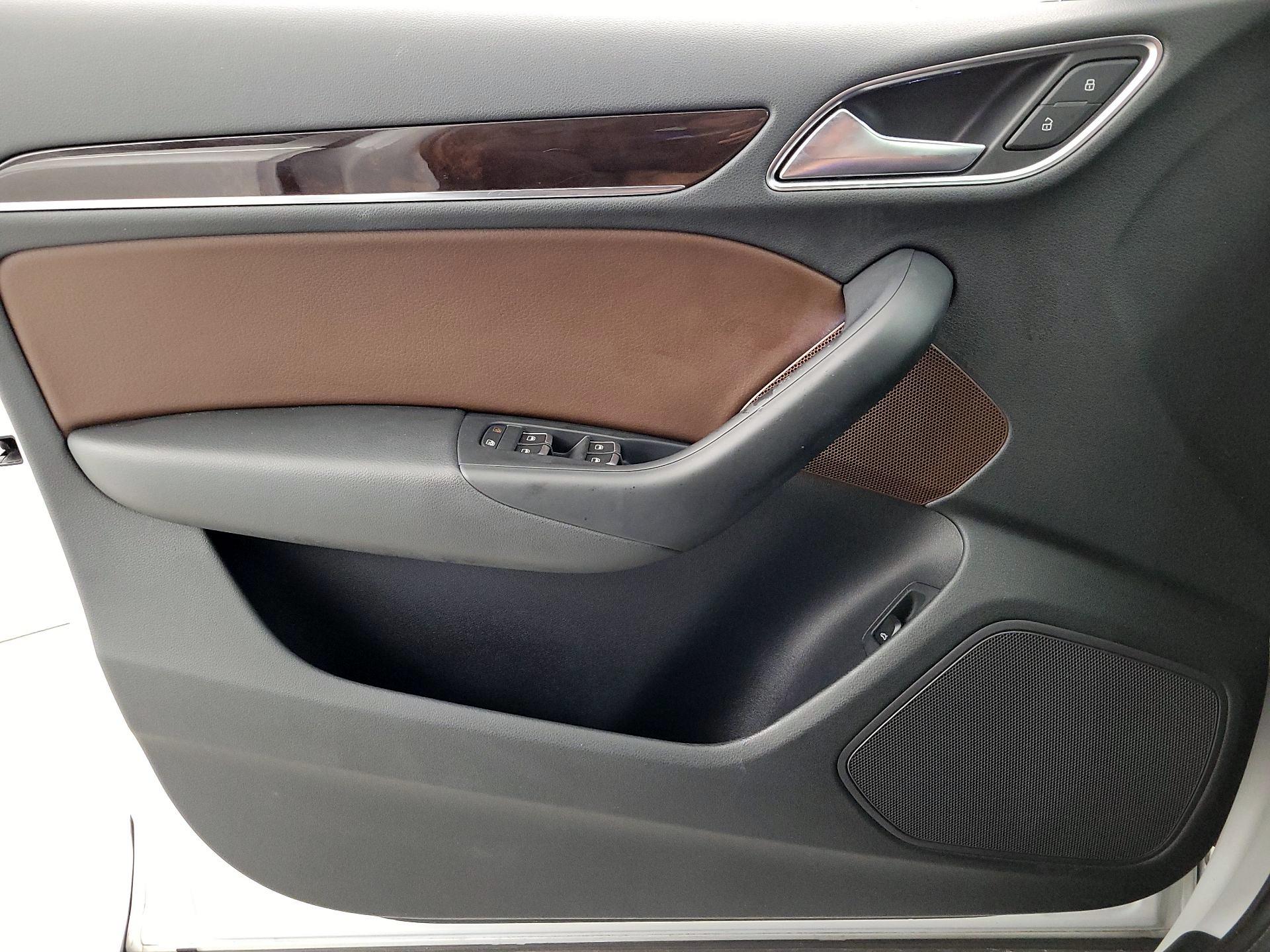 Thumbnail: 2016 Audi Q3 - 12