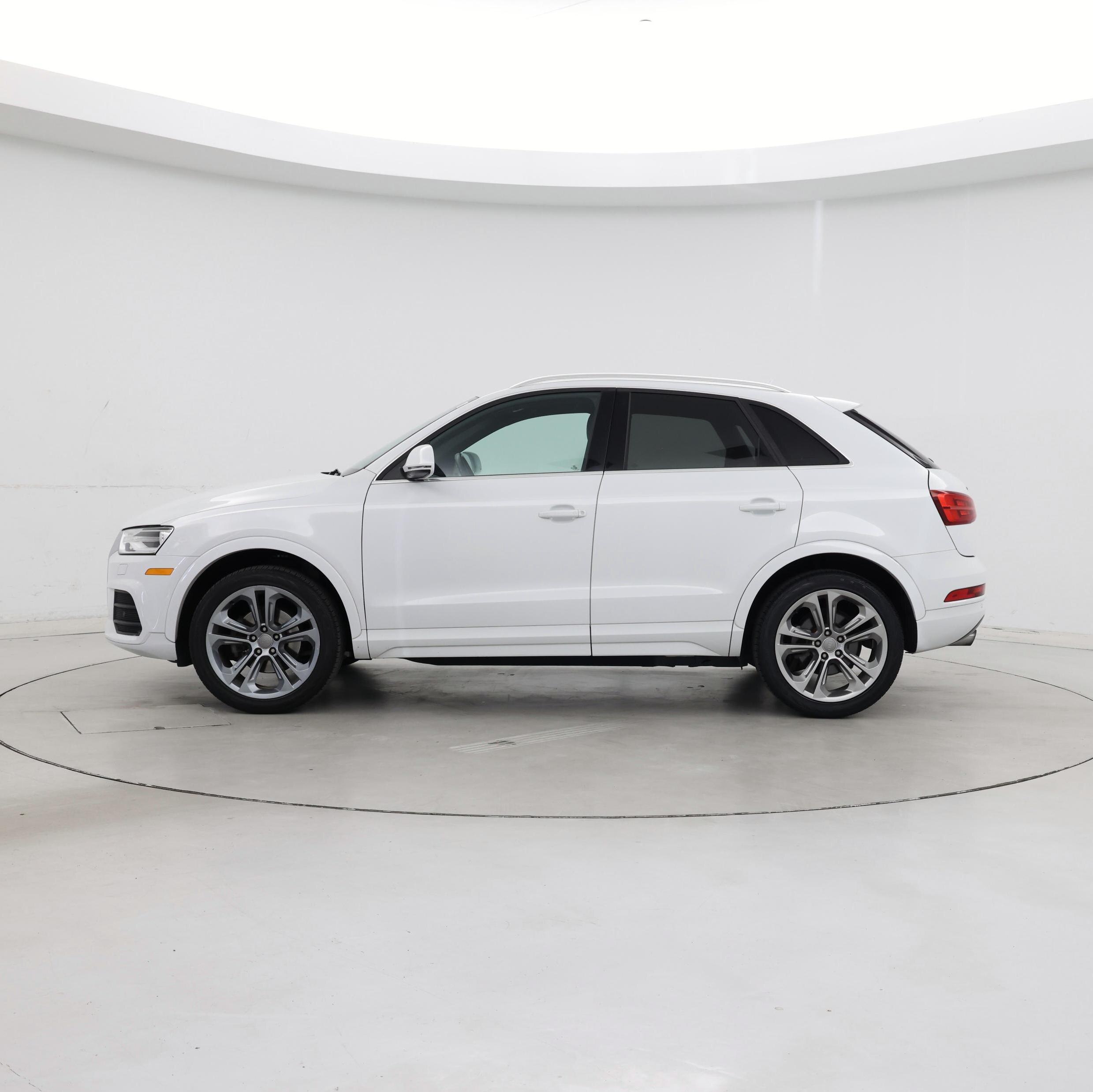 Thumbnail: 2016 Audi Q3 - 3