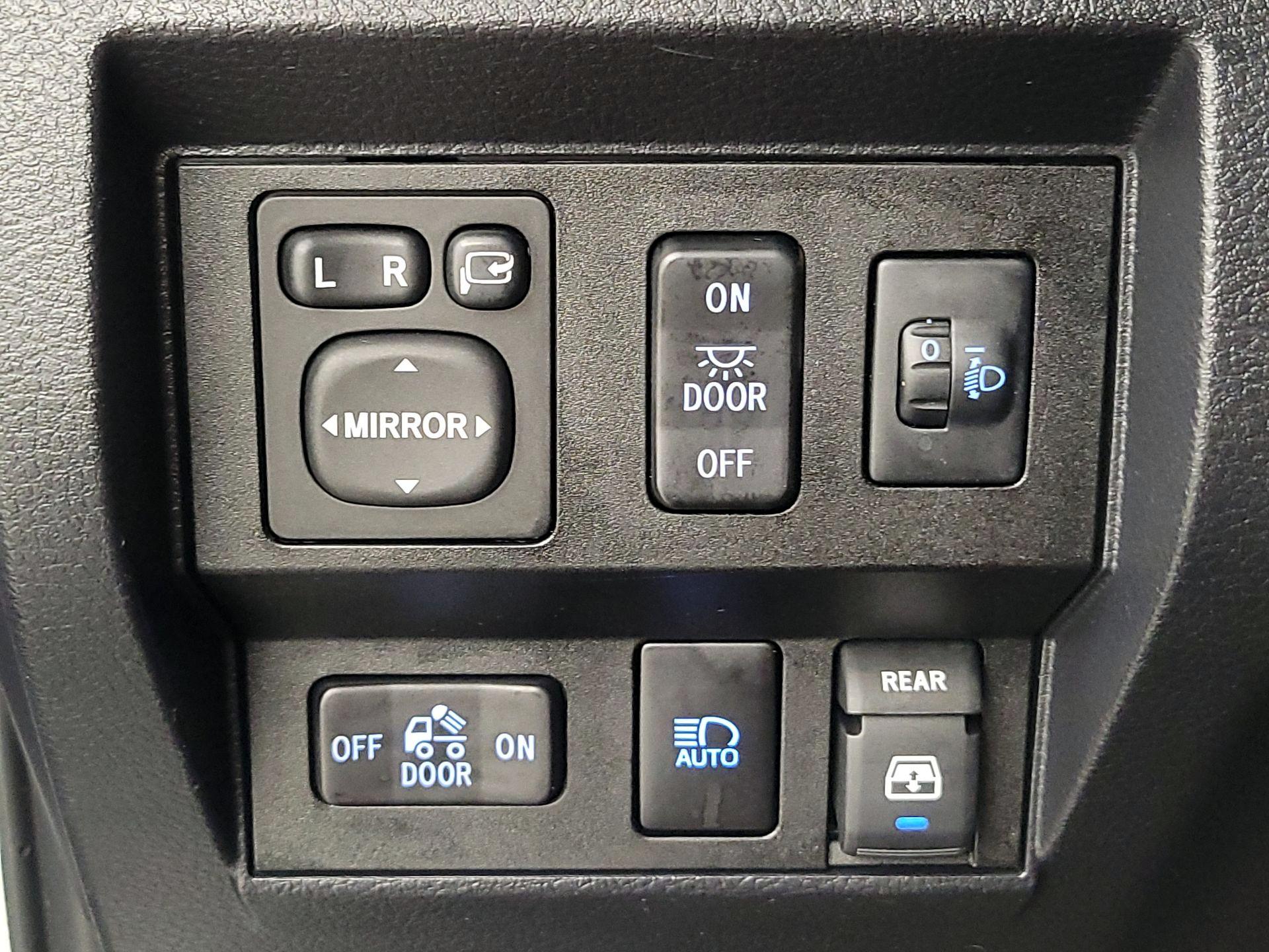 Thumbnail: 2018 Toyota Tundra - 13