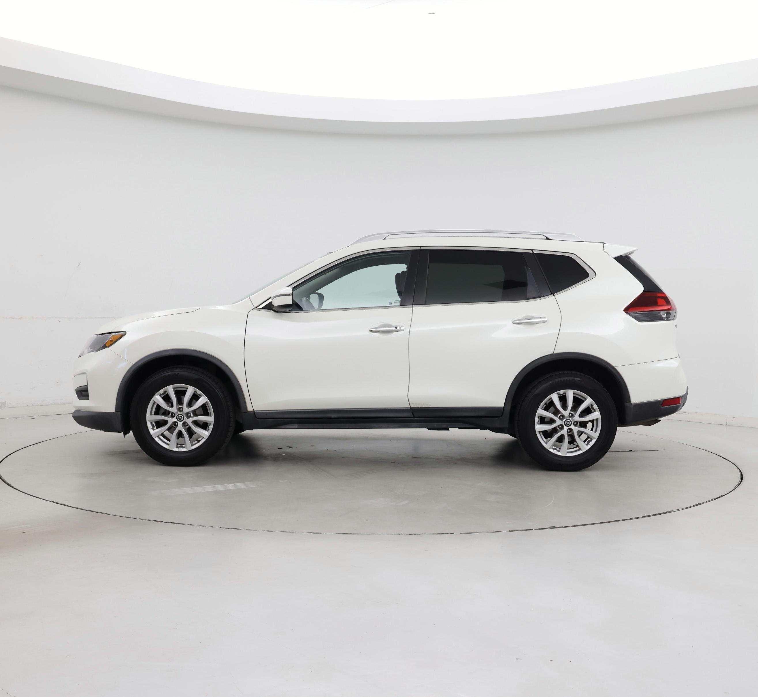 Thumbnail: 2018 Nissan Rogue - 3
