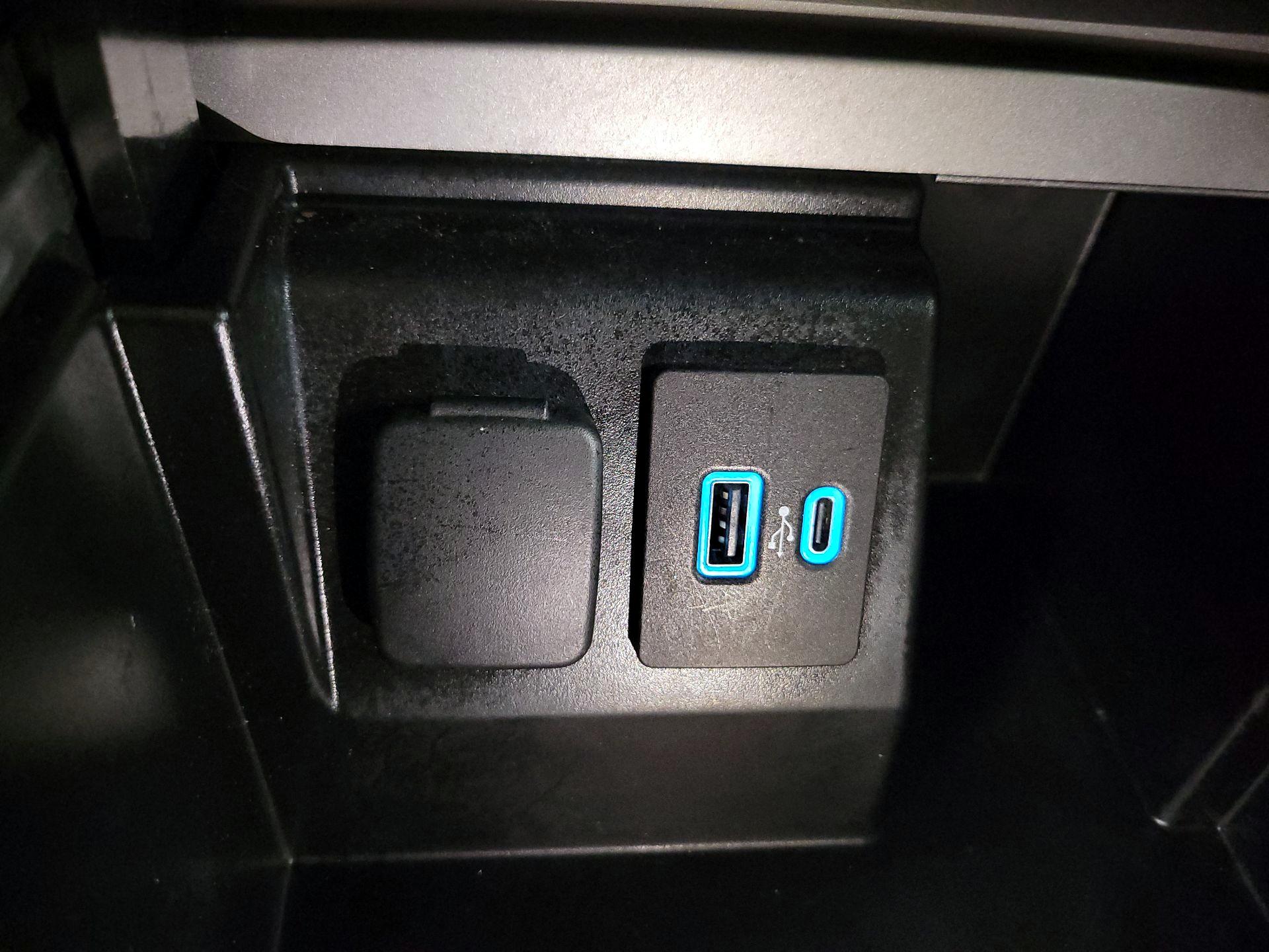 Thumbnail: 2023 Ford Explorer - 18