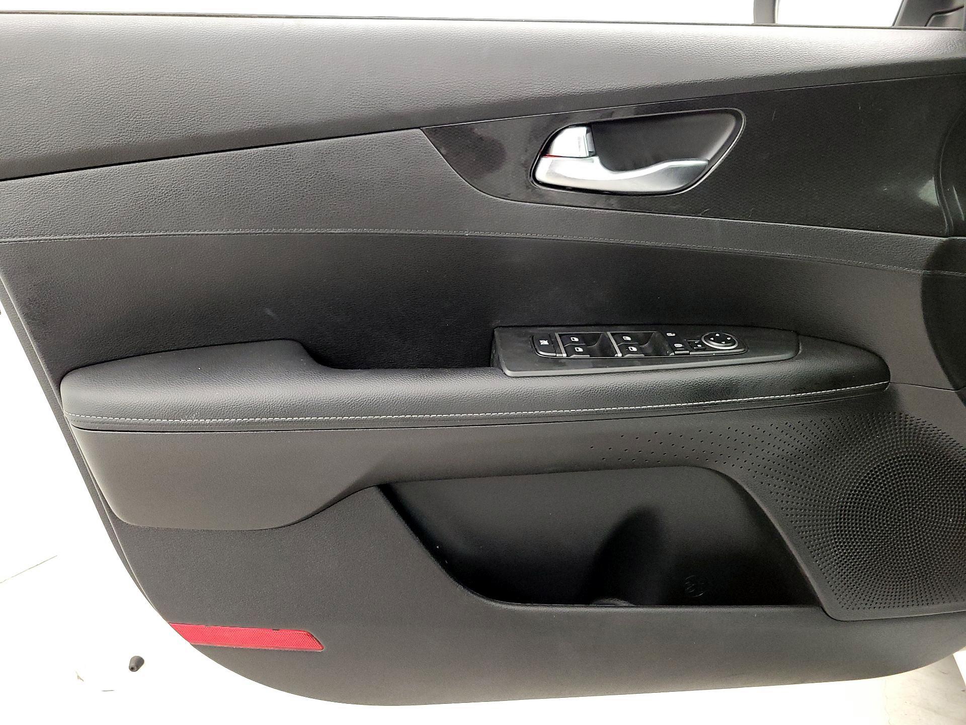 Thumbnail: 2021 Kia Forte - 12