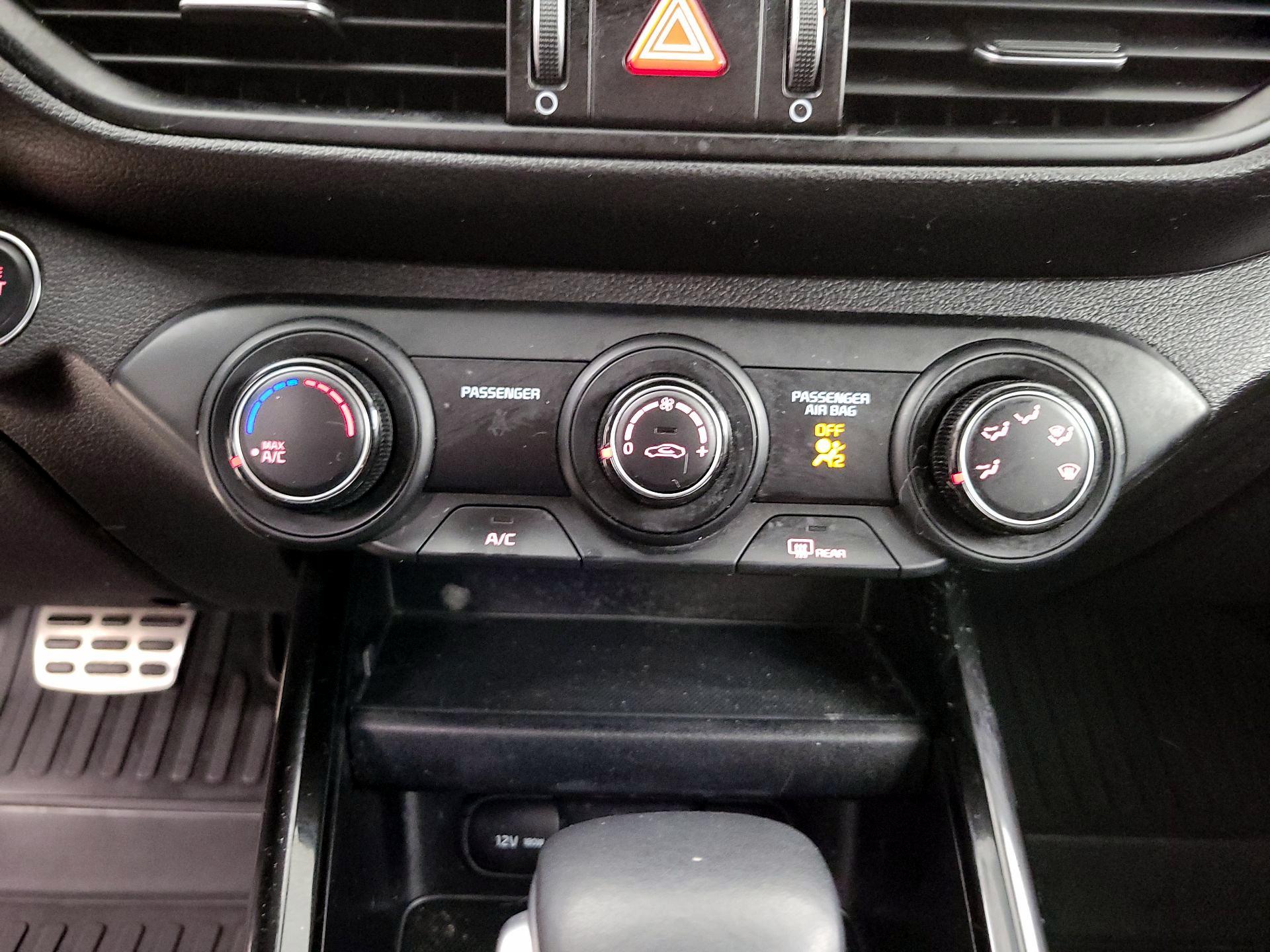 Thumbnail: 2021 Kia Forte - 16