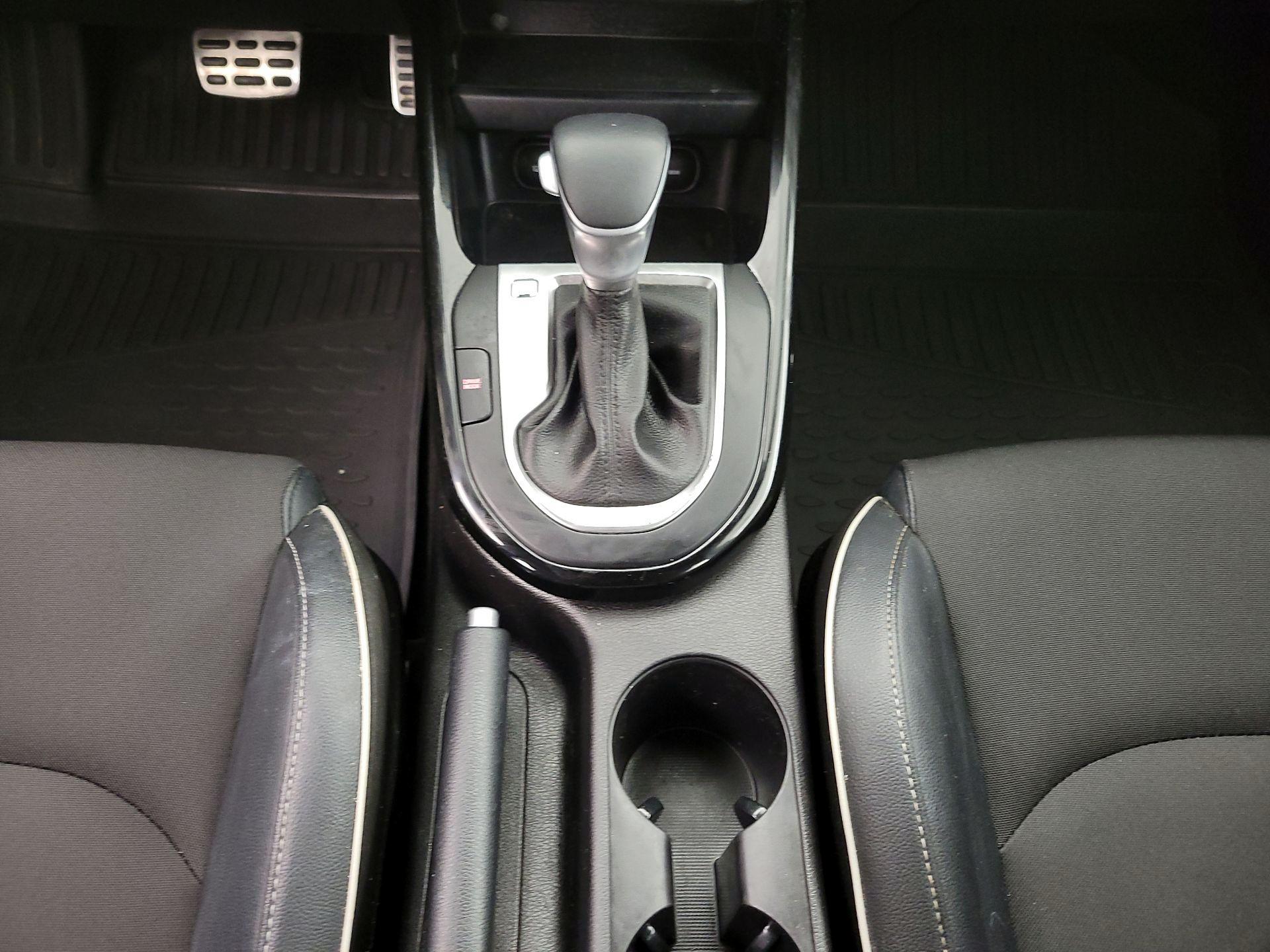 Thumbnail: 2021 Kia Forte - 17