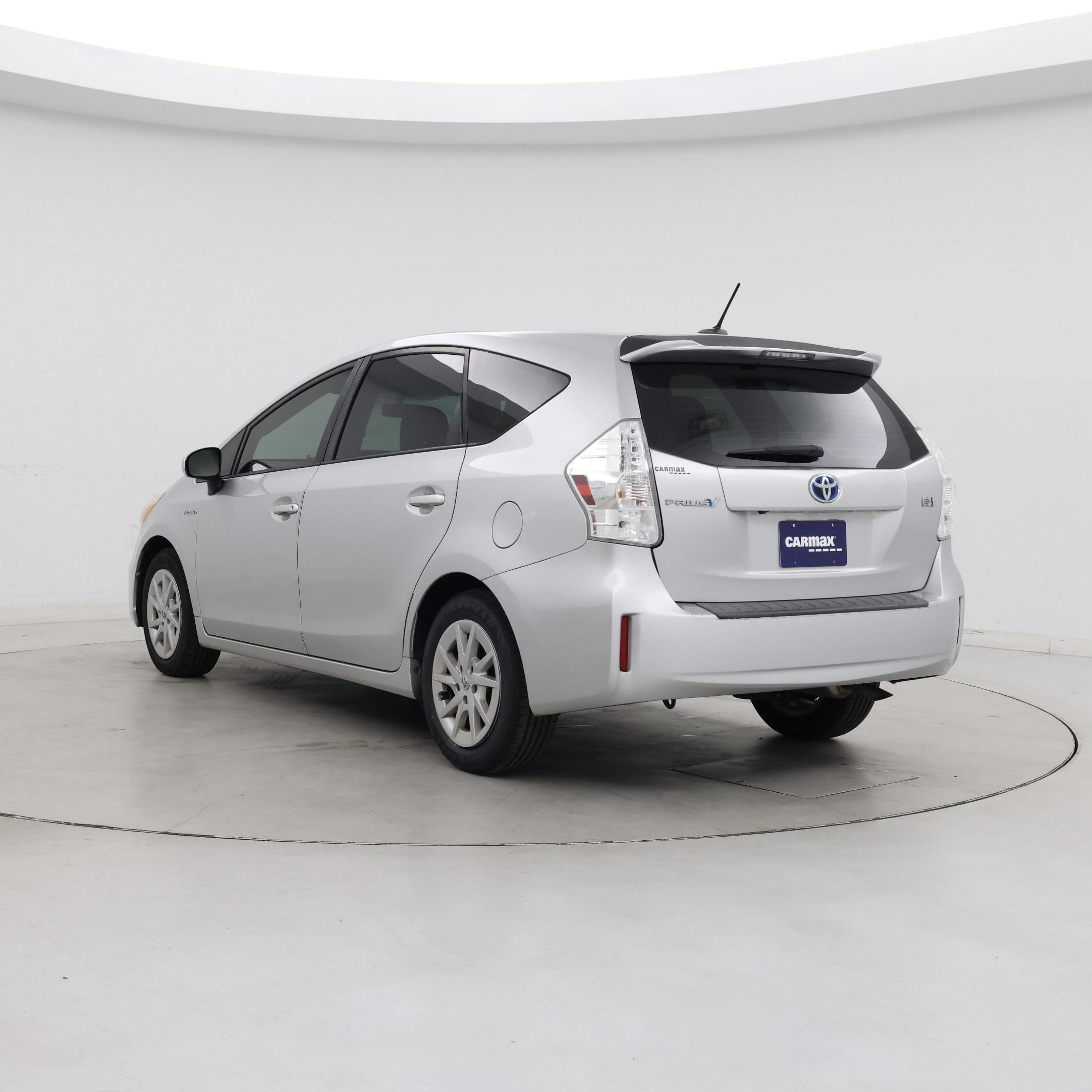 Thumbnail: 2014 Toyota Prius v - 2