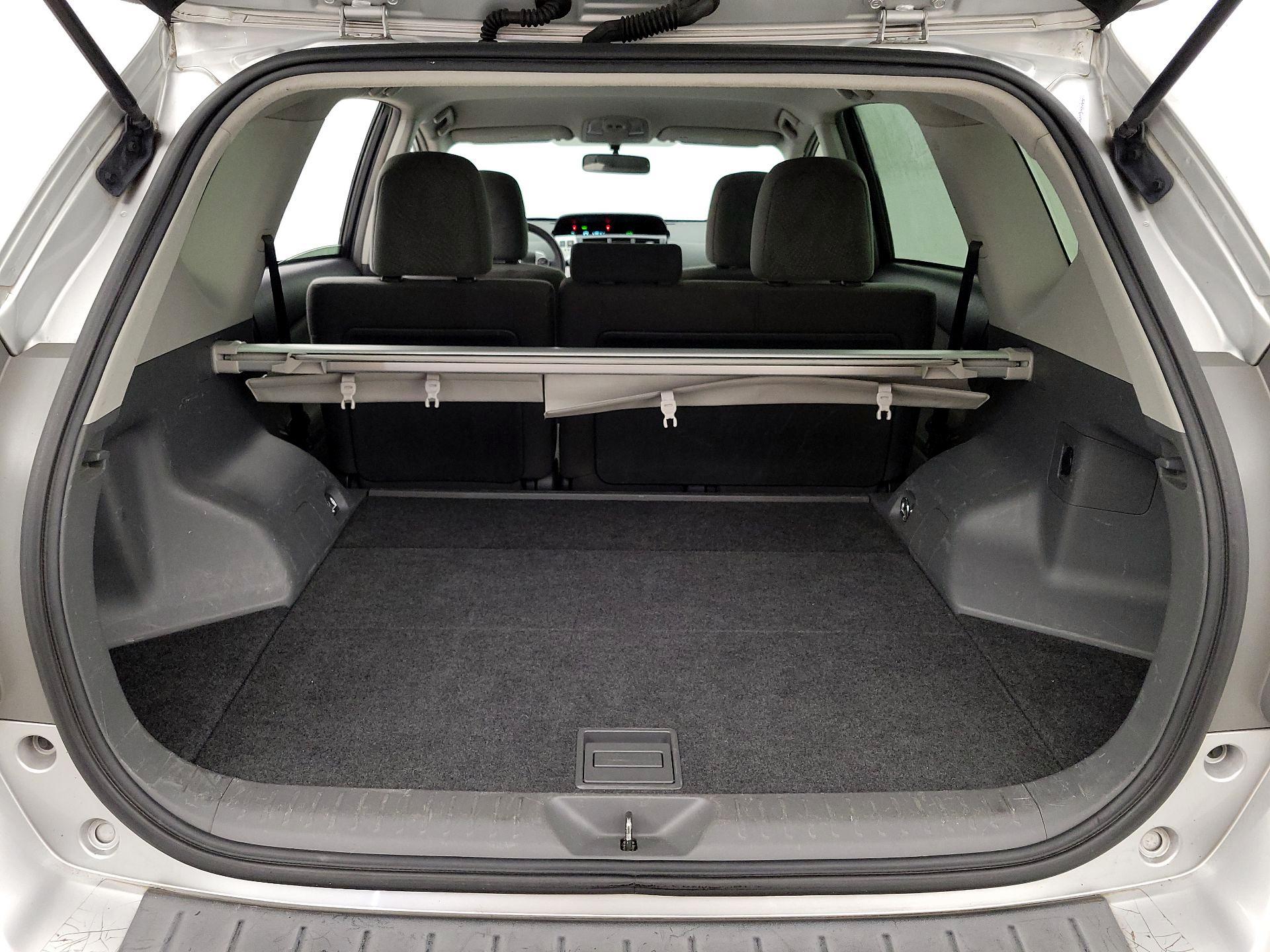 Thumbnail: 2014 Toyota Prius v - 20