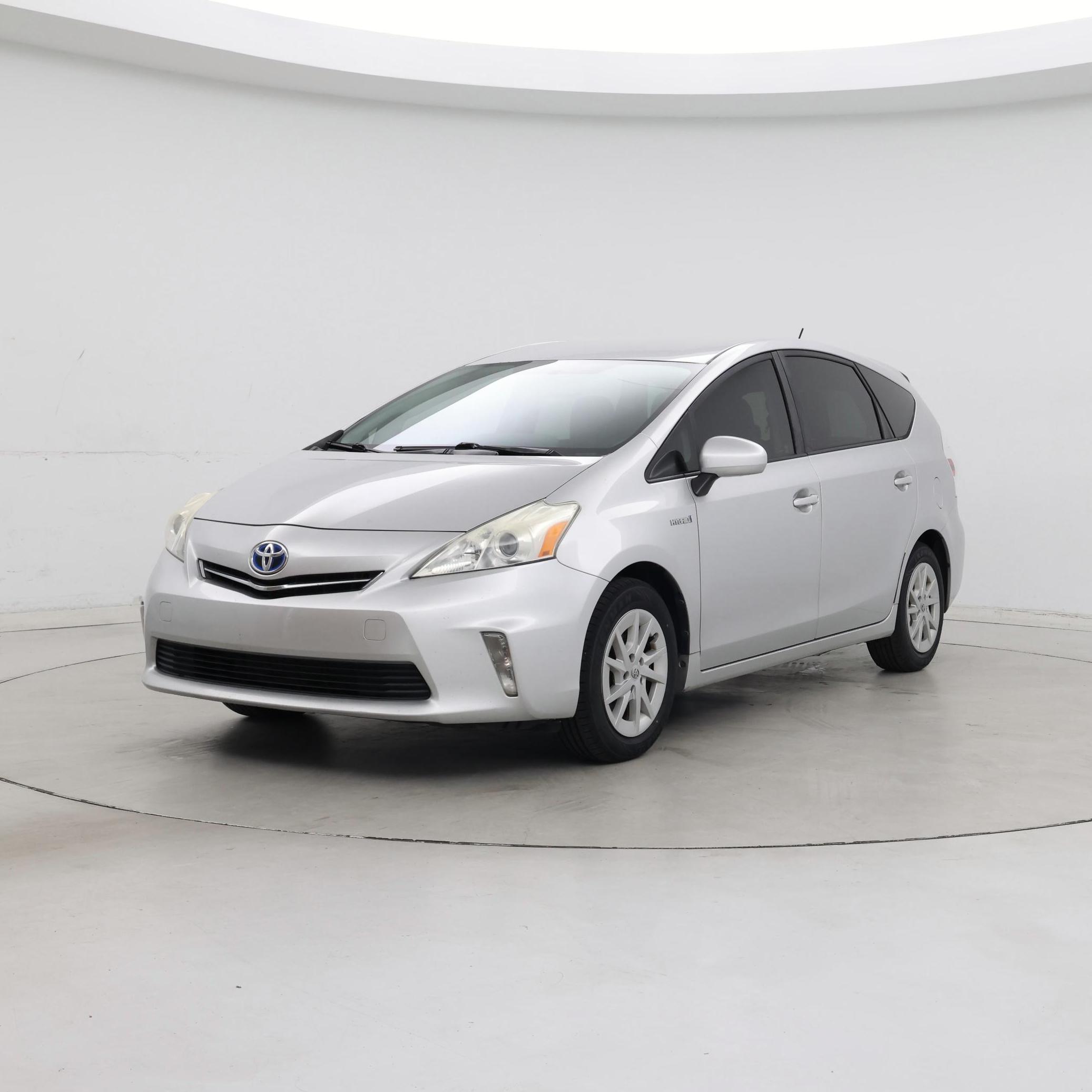 Thumbnail: 2014 Toyota Prius v - 4