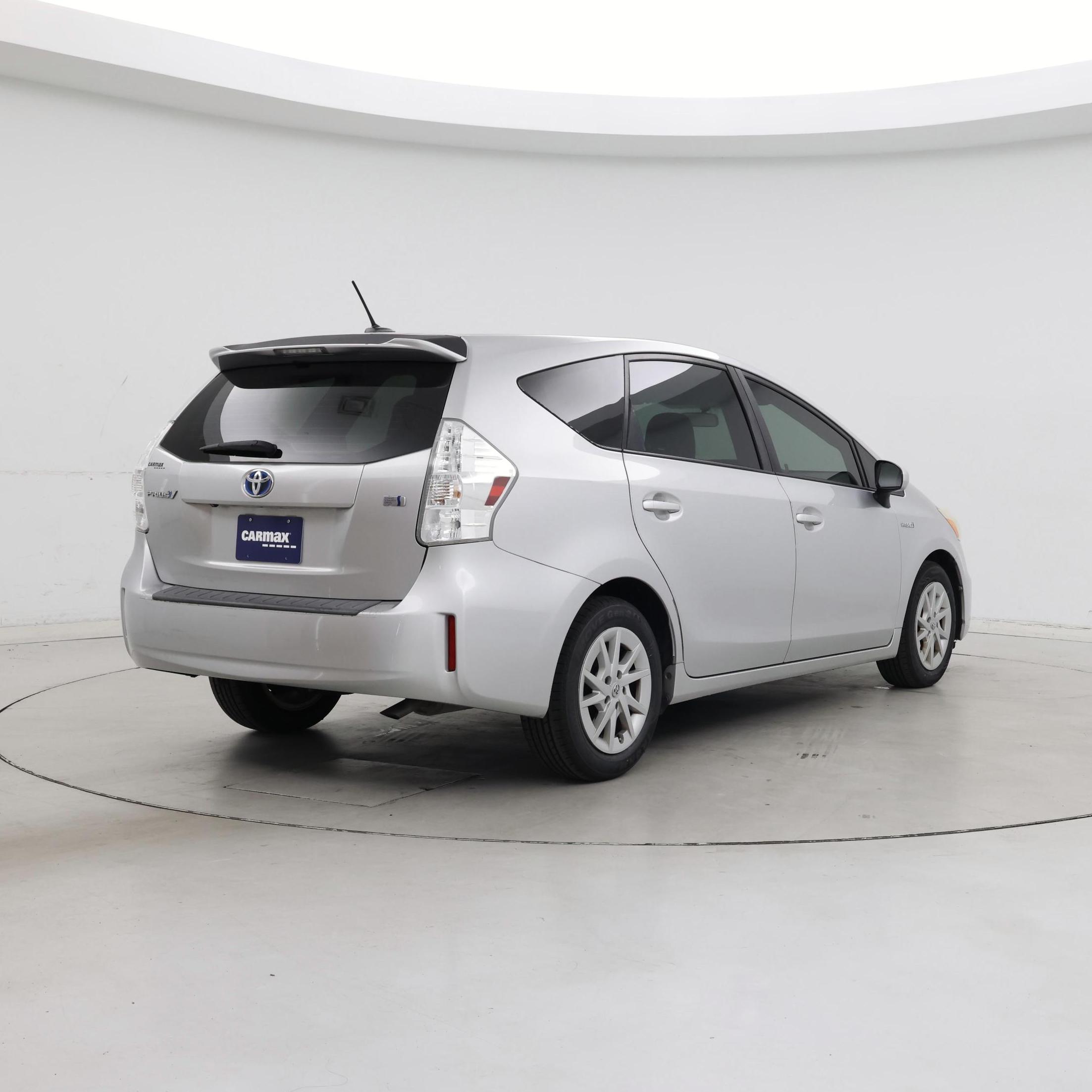 Thumbnail: 2014 Toyota Prius v - 8