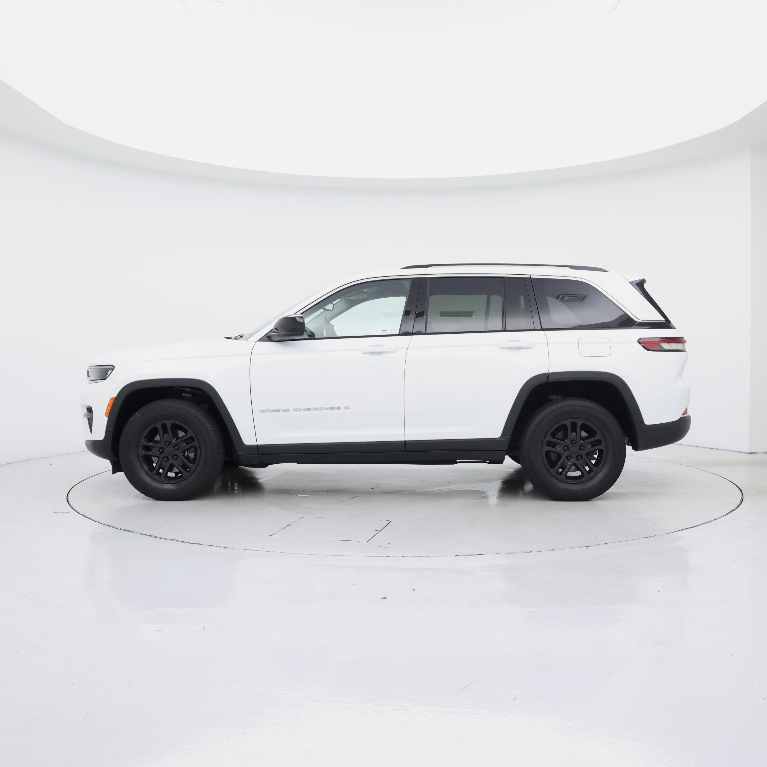Thumbnail: 2022 Jeep Grand Cherokee - 3