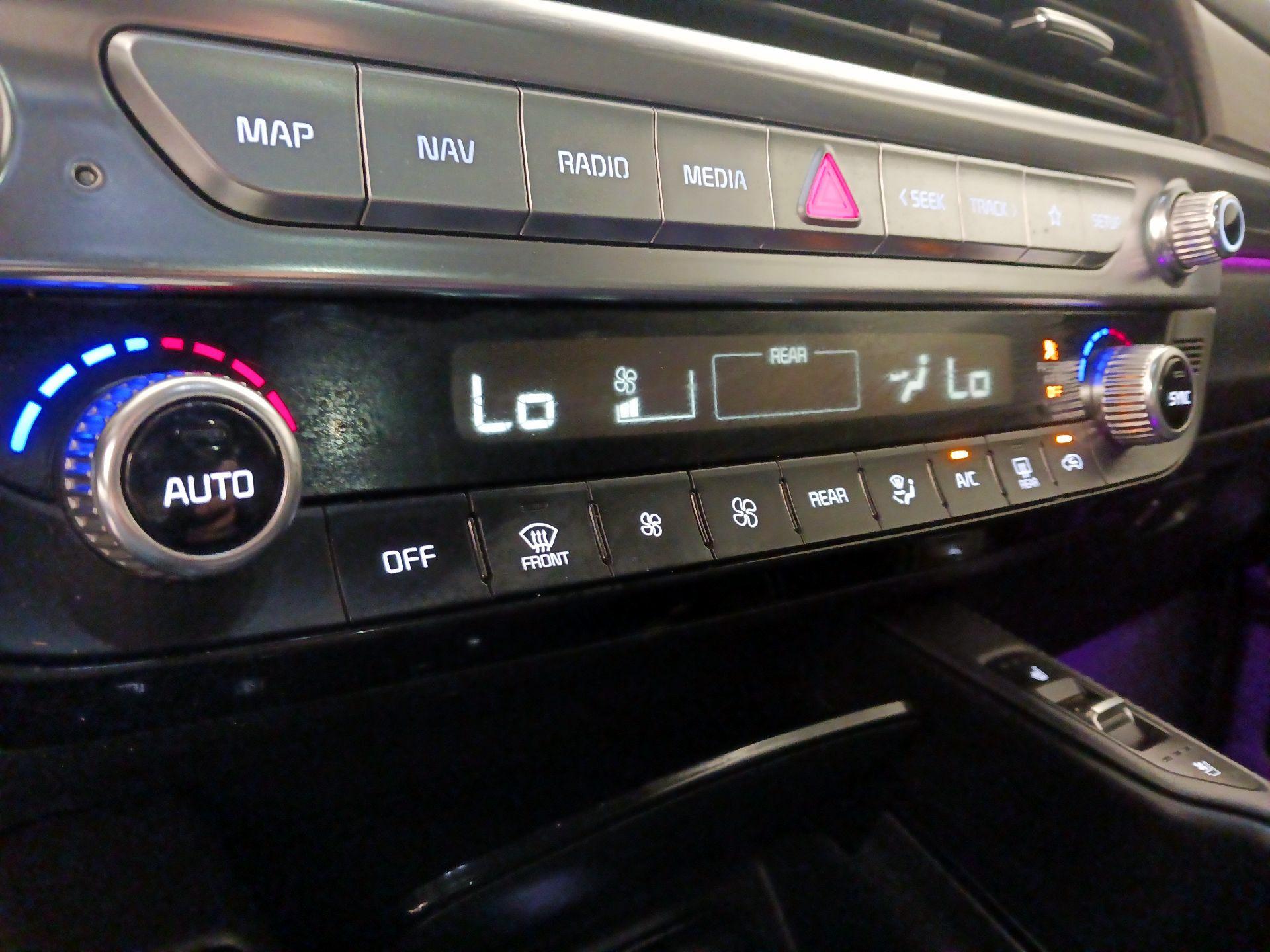 Thumbnail: 2021 Kia Telluride - 17