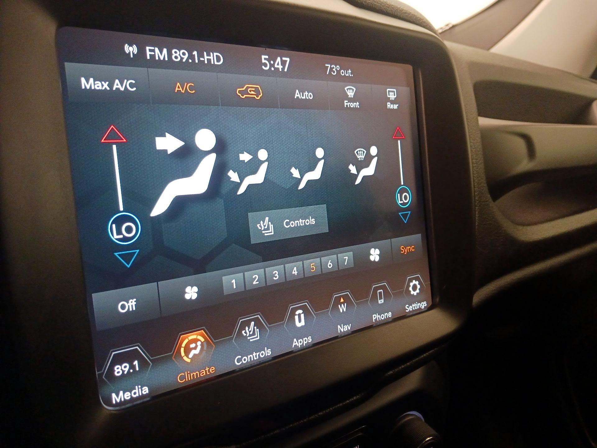 Thumbnail: 2022 Jeep Renegade - 17