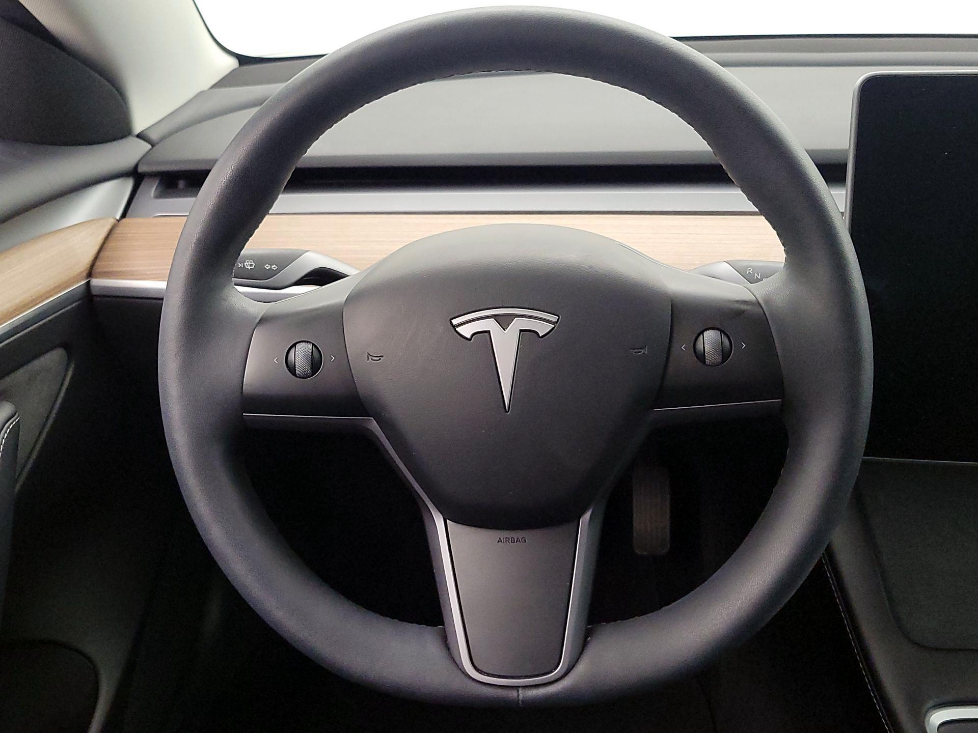 Thumbnail: 2023 Tesla Model 3 - 10