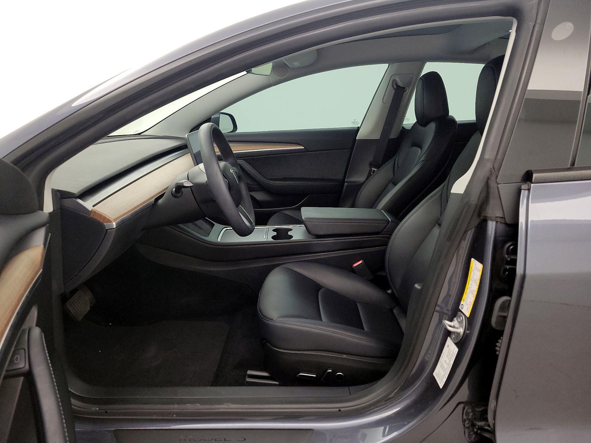 Thumbnail: 2023 Tesla Model 3 - 11