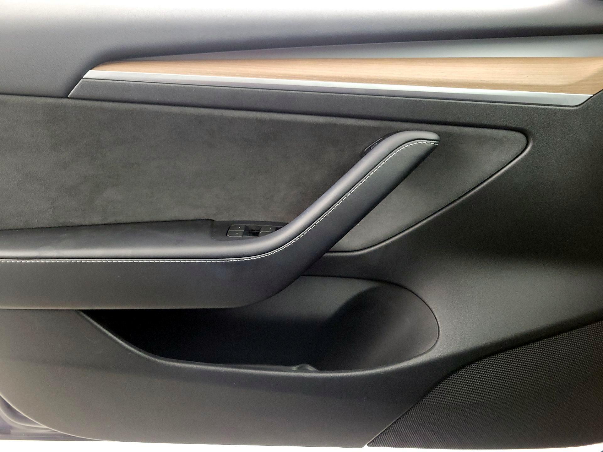 Thumbnail: 2023 Tesla Model 3 - 12