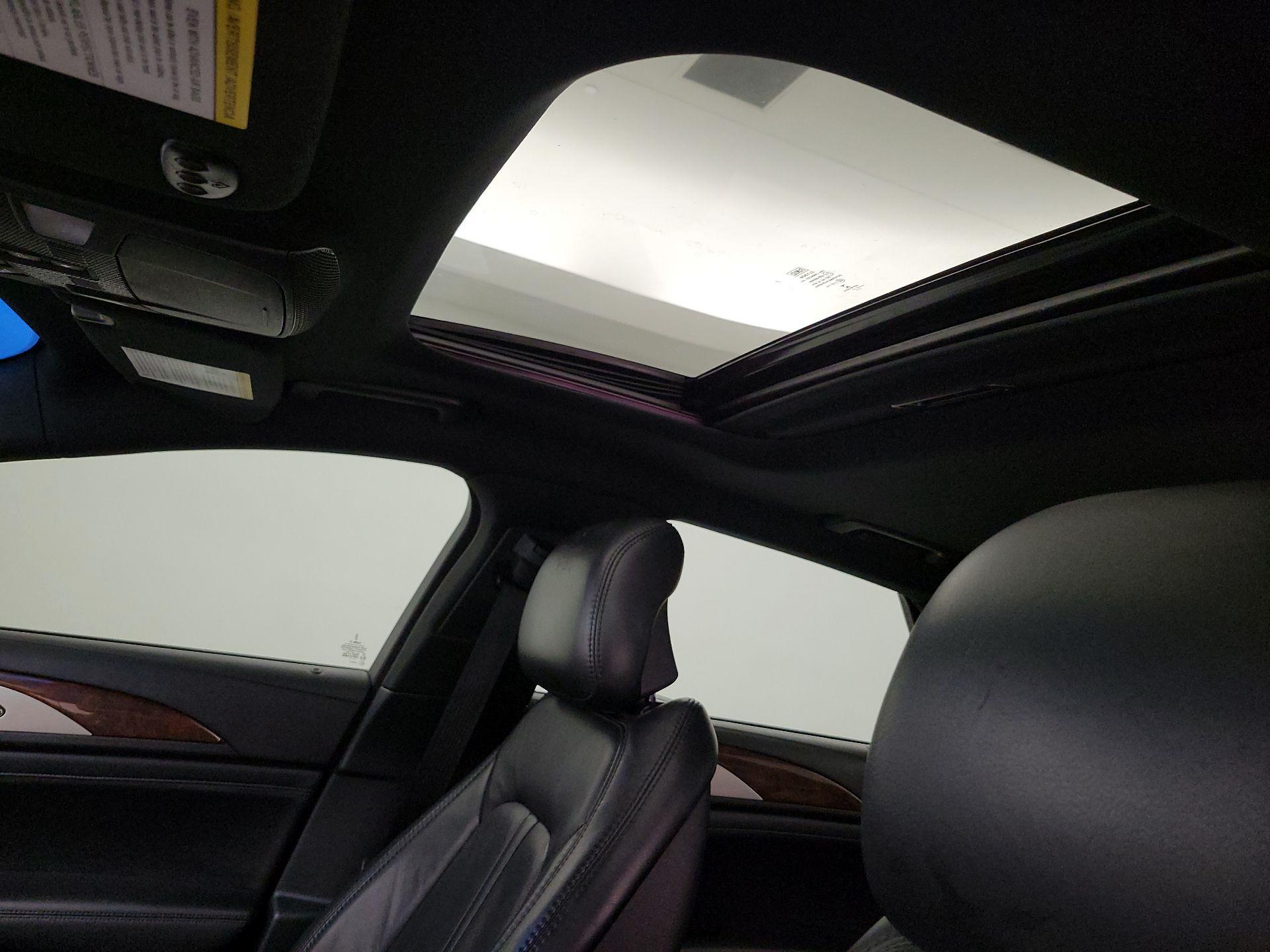 Thumbnail: 2017 Lincoln MKZ - 19