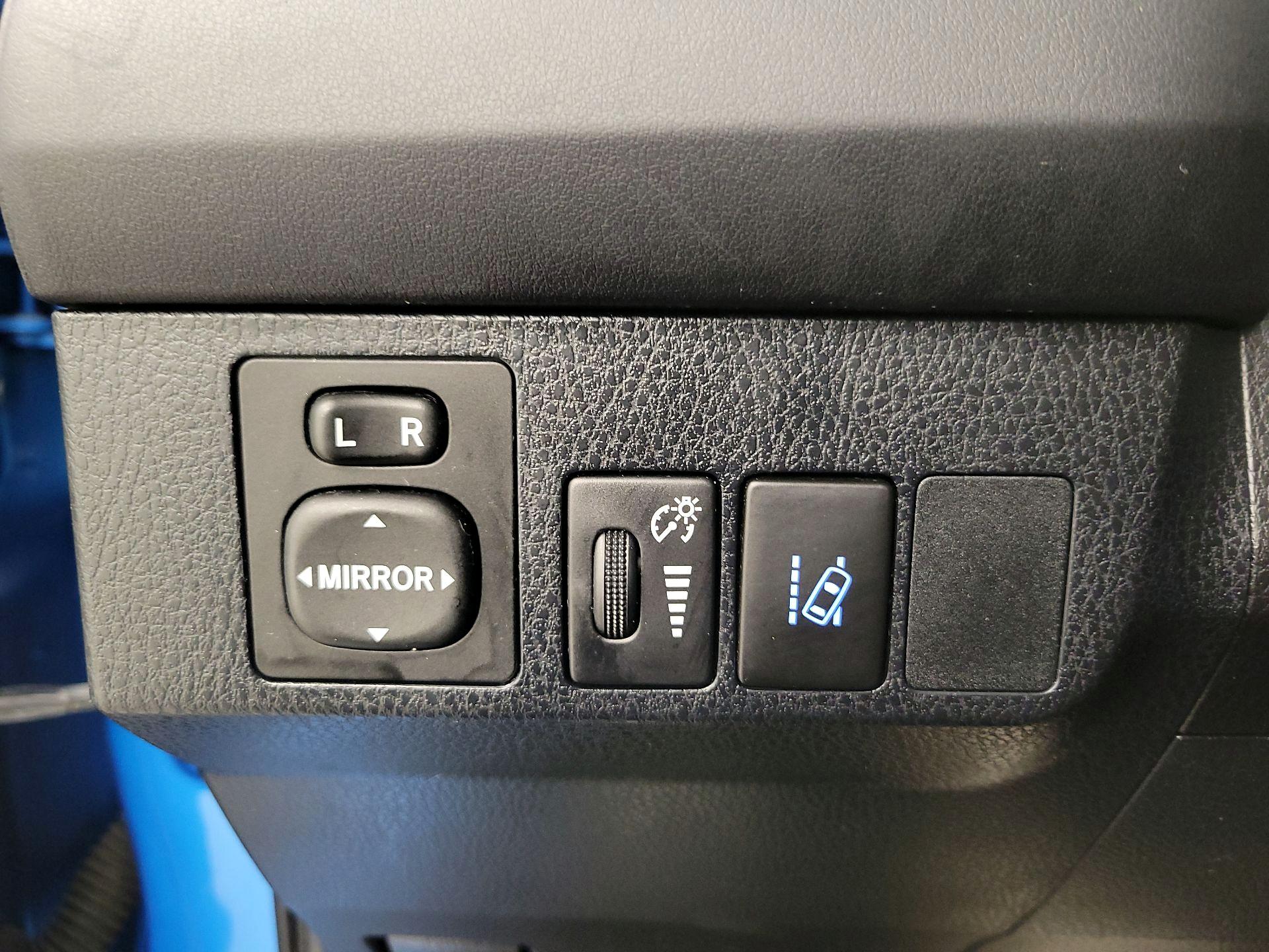 Thumbnail: 2017 Toyota RAV4 - 13