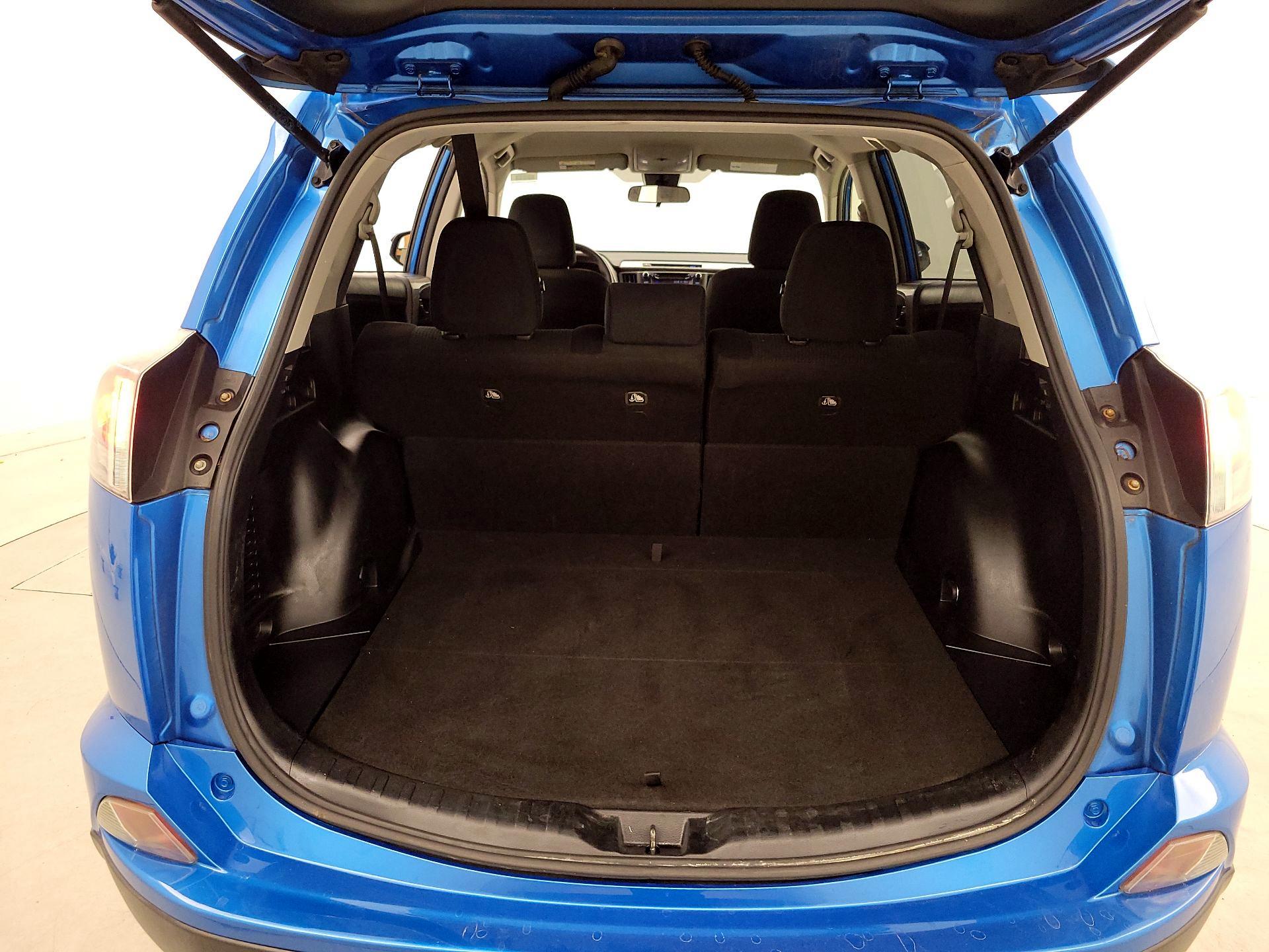 Thumbnail: 2017 Toyota RAV4 - 20