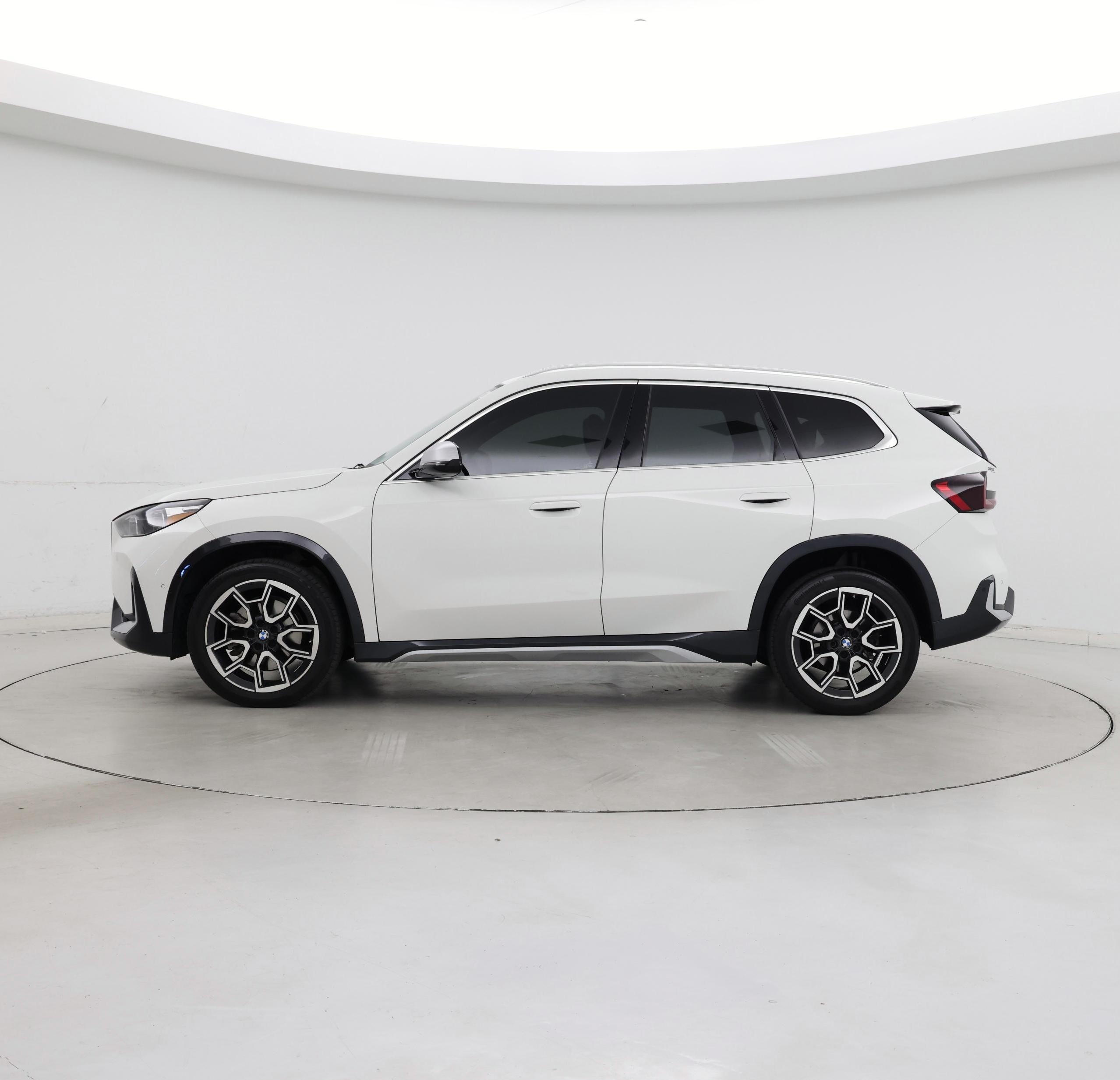 Thumbnail: 2023 BMW X1 - 3