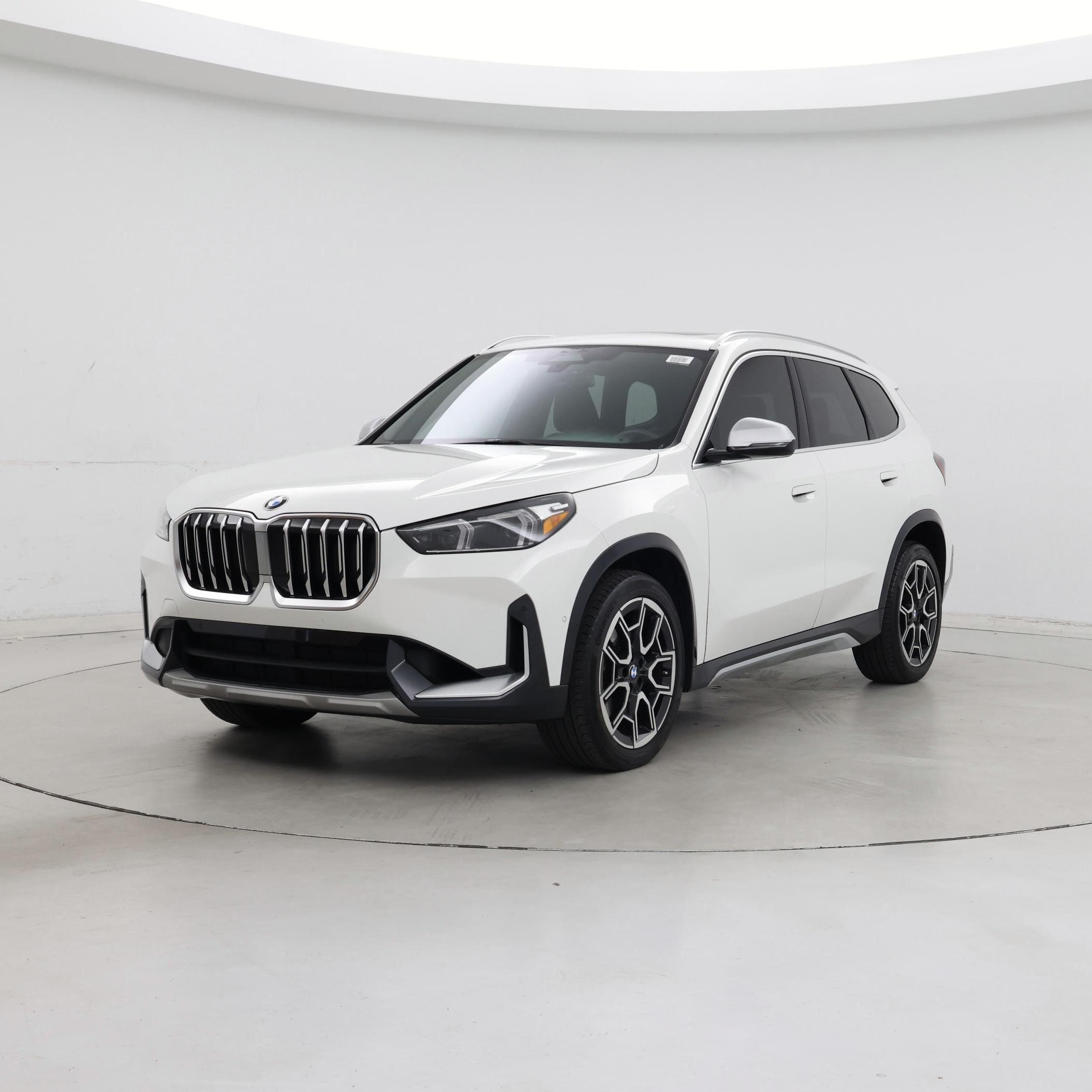 Thumbnail: 2023 BMW X1 - 4
