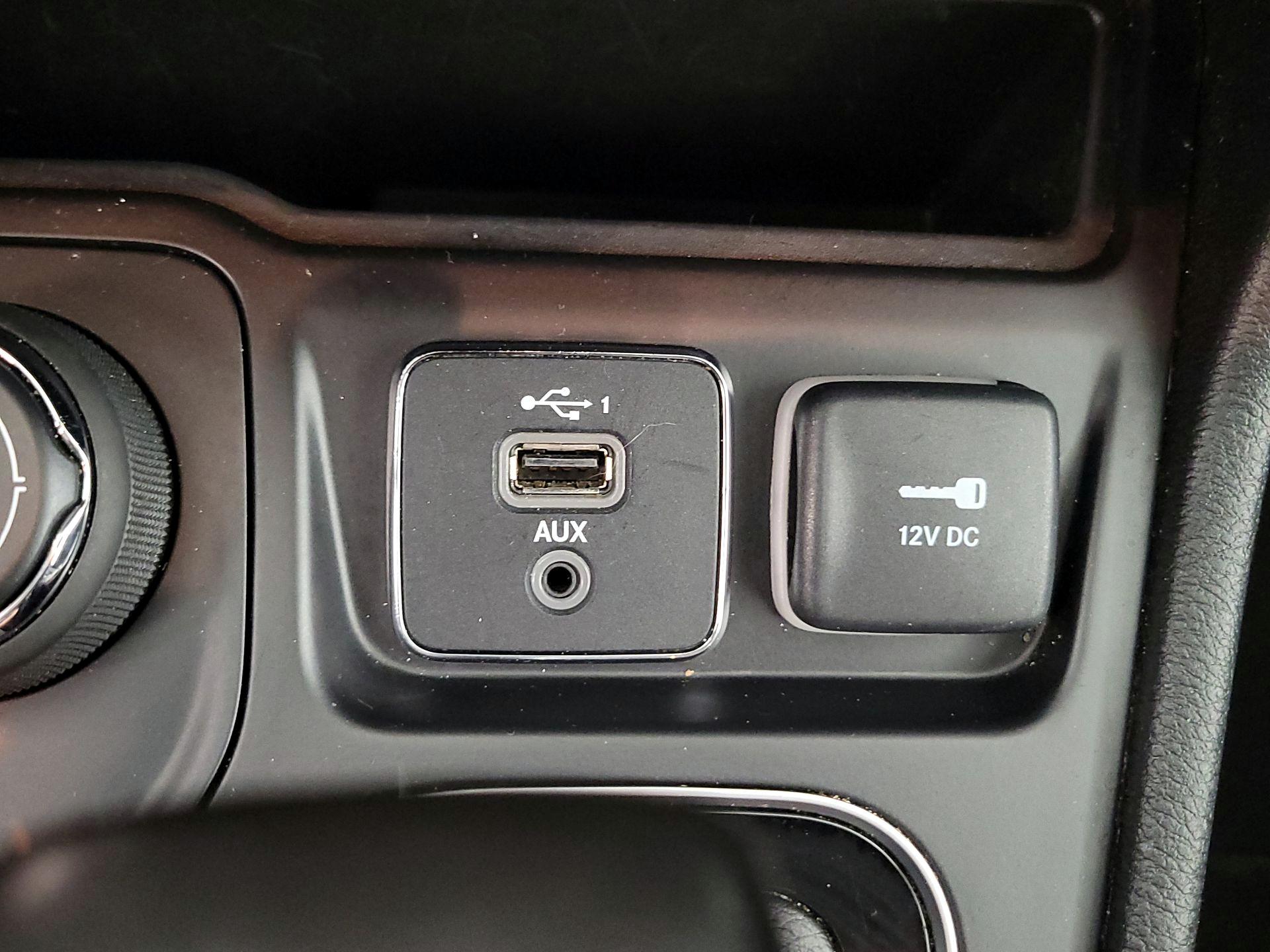 Thumbnail: 2023 Jeep Cherokee - 19