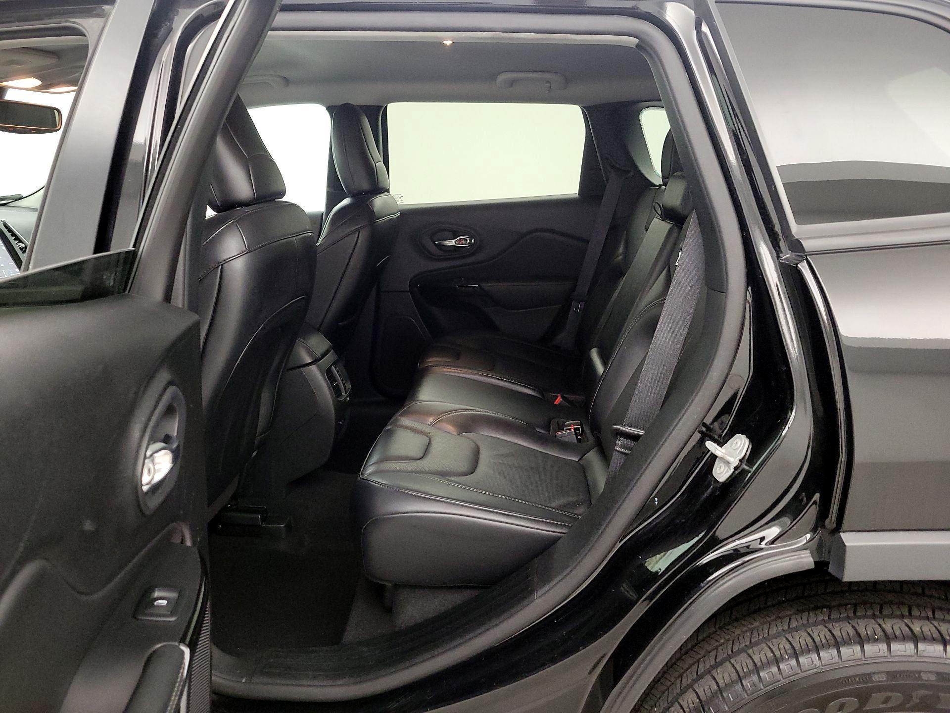 Thumbnail: 2023 Jeep Cherokee - 20