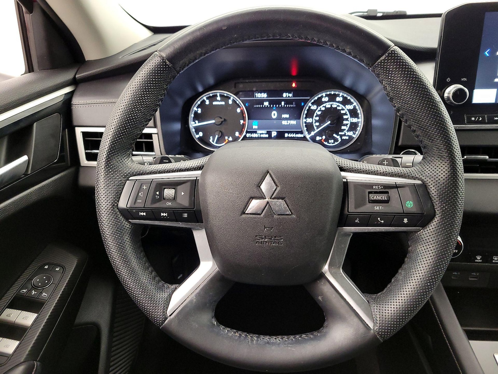 2023 Mitsubishi Outlander SE - Photo 11