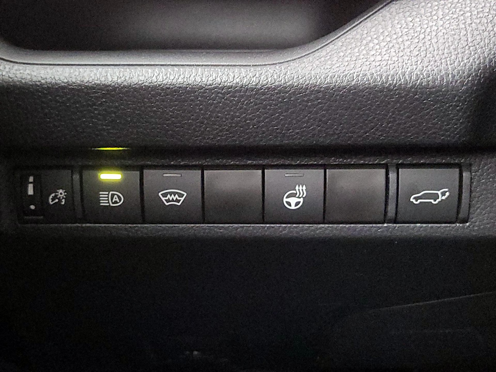 2023 Toyota RAV4 XLE Premium - Photo 14