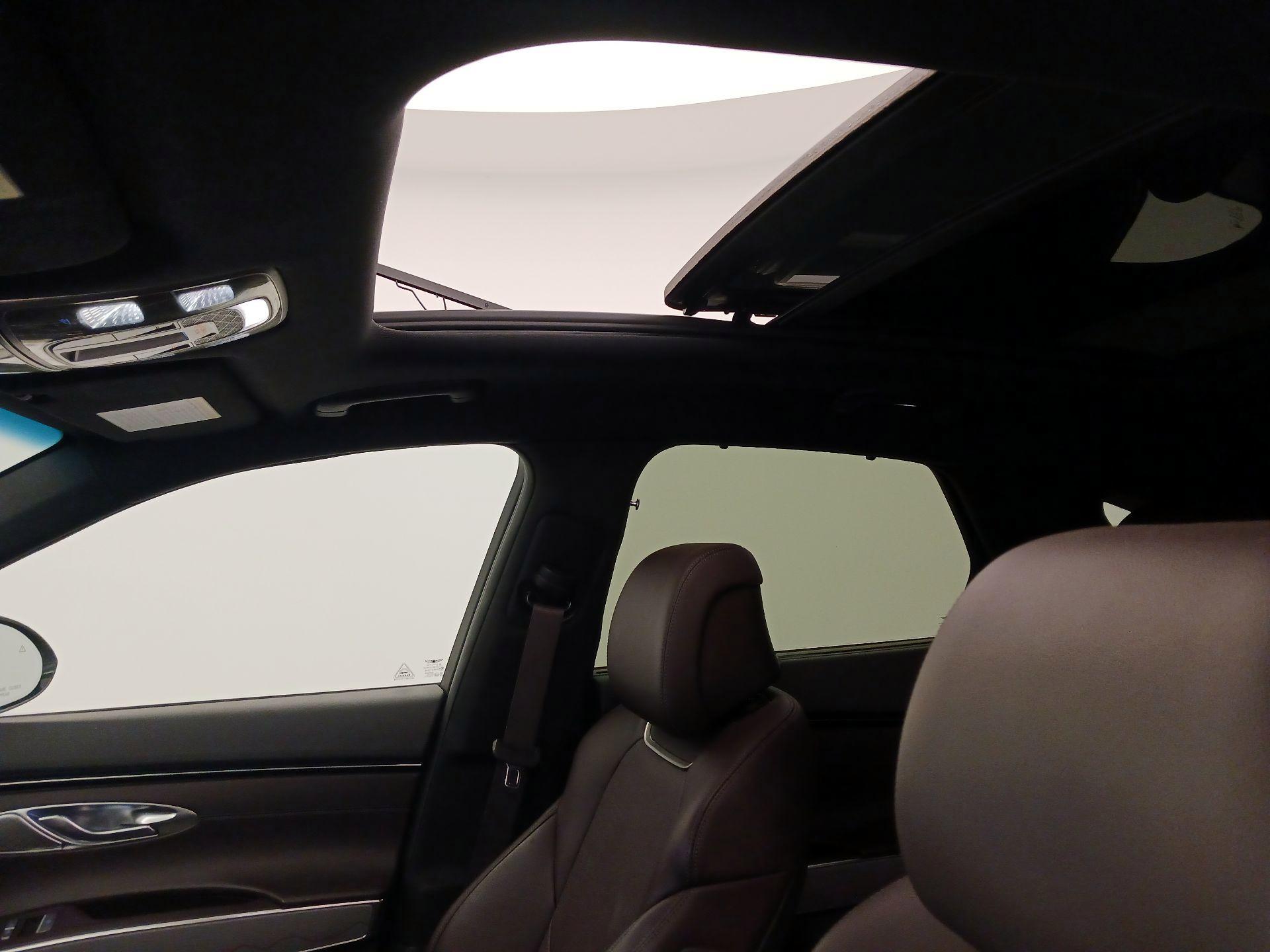 Thumbnail: 2022 Genesis GV70 - 20