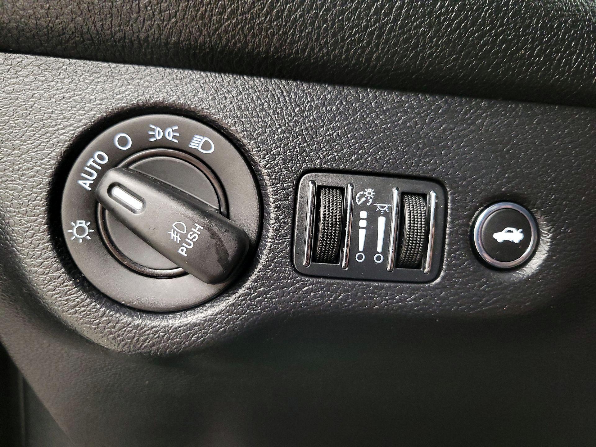 Thumbnail: 2016 Dodge Challenger - 13