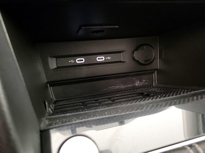 USB/AUX Ports