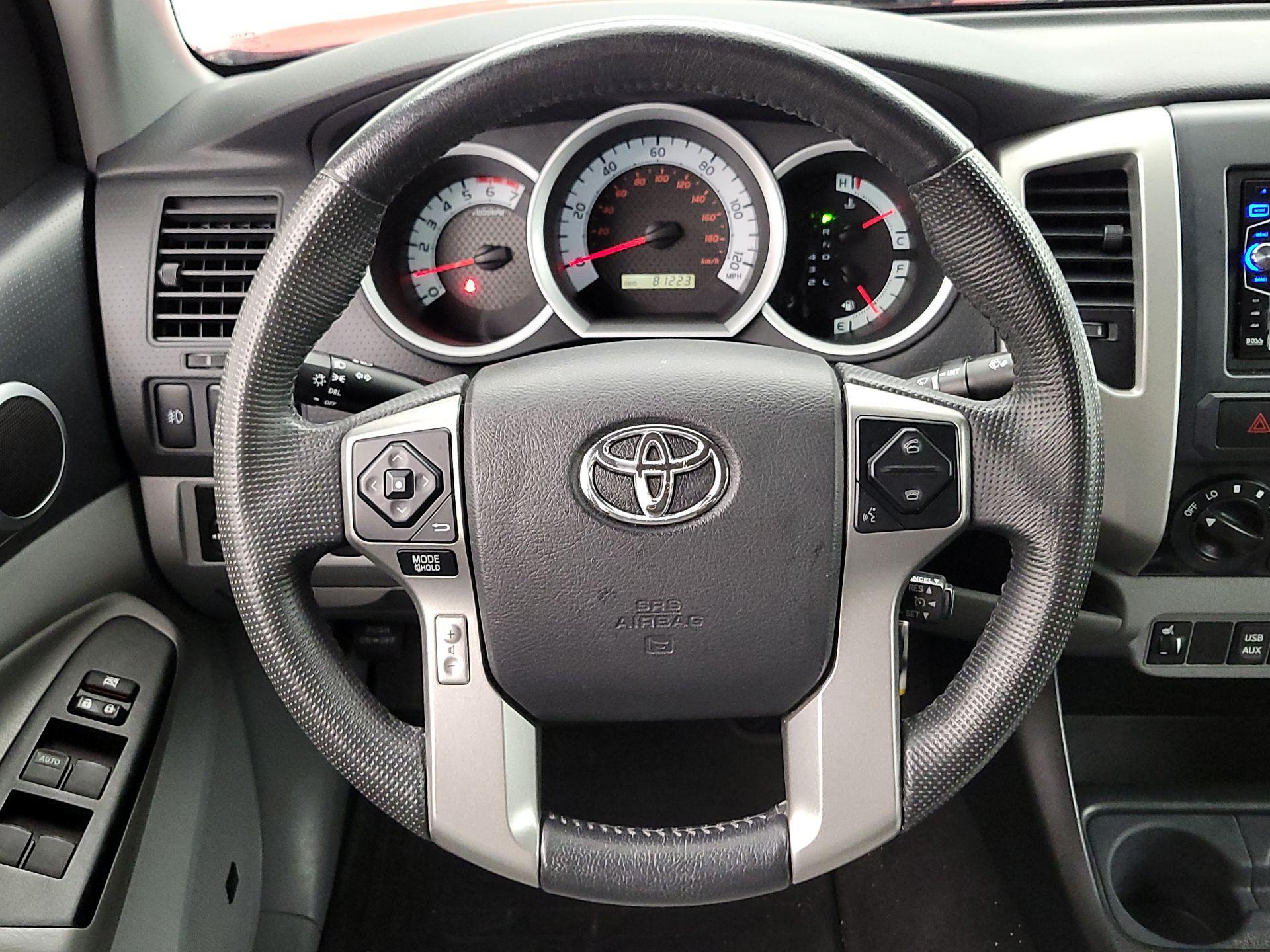 Thumbnail: 2014 Toyota Tacoma - 10