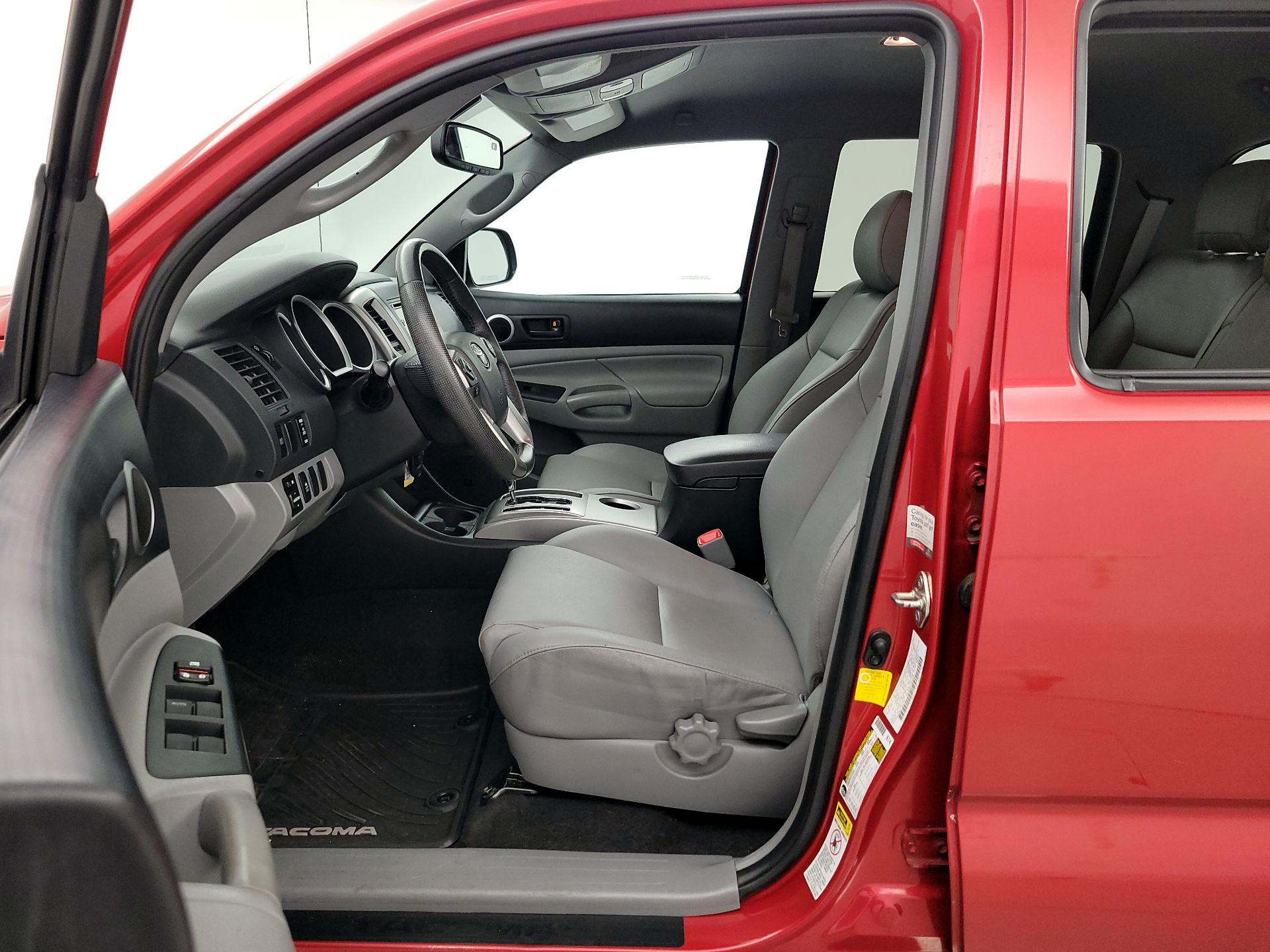 Thumbnail: 2014 Toyota Tacoma - 11