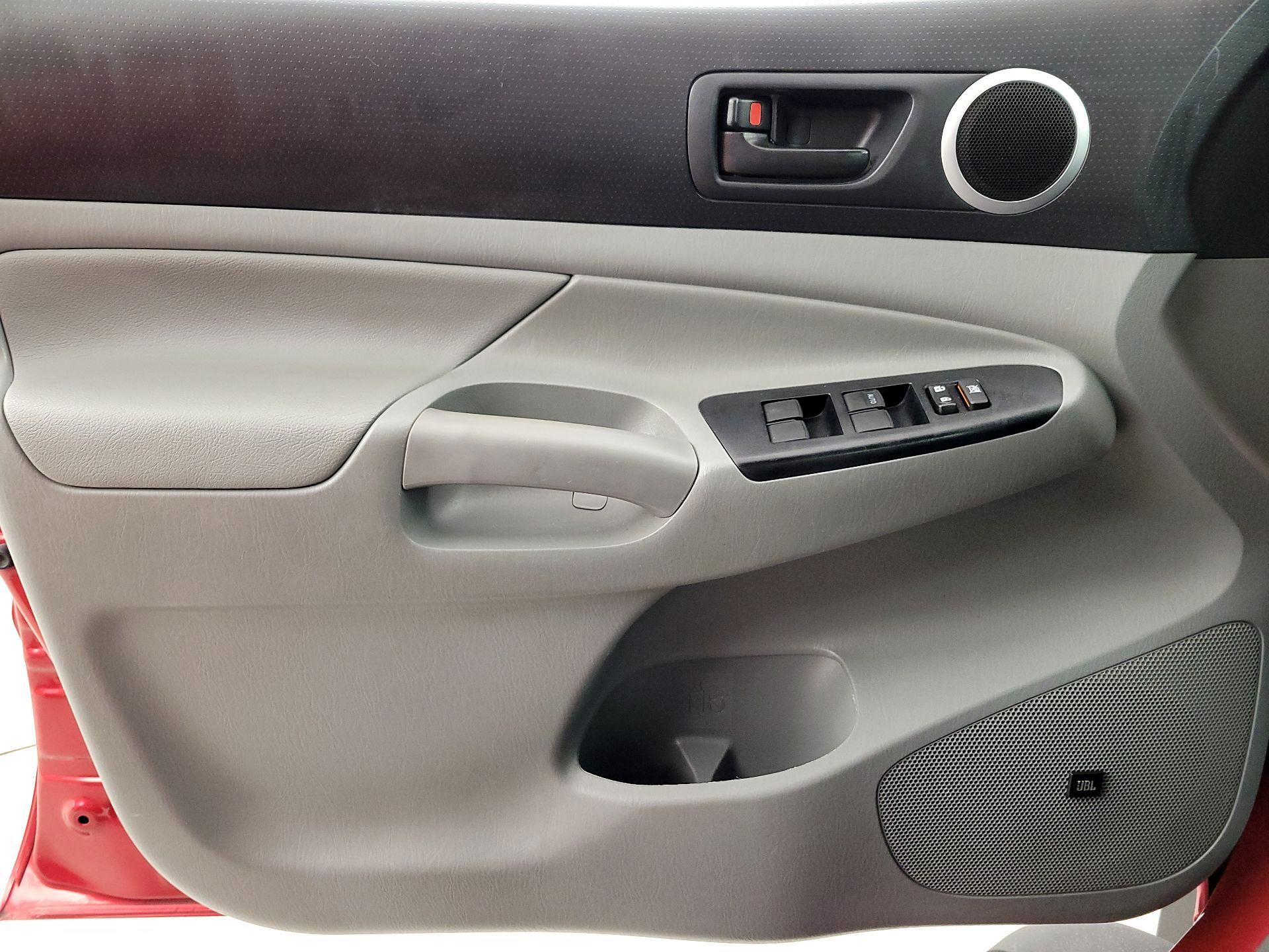 Thumbnail: 2014 Toyota Tacoma - 12