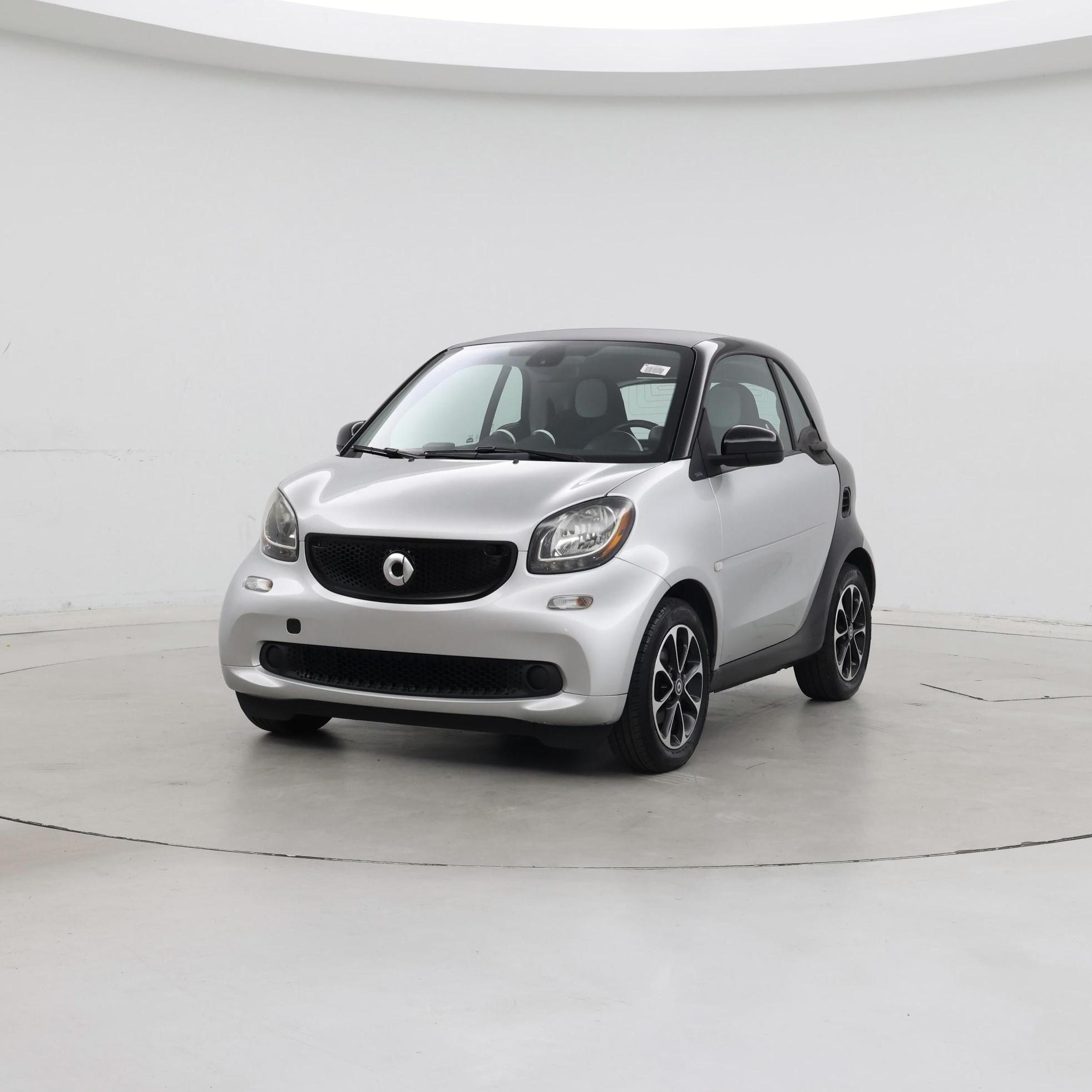 Thumbnail: 2016 smart fortwo - 4